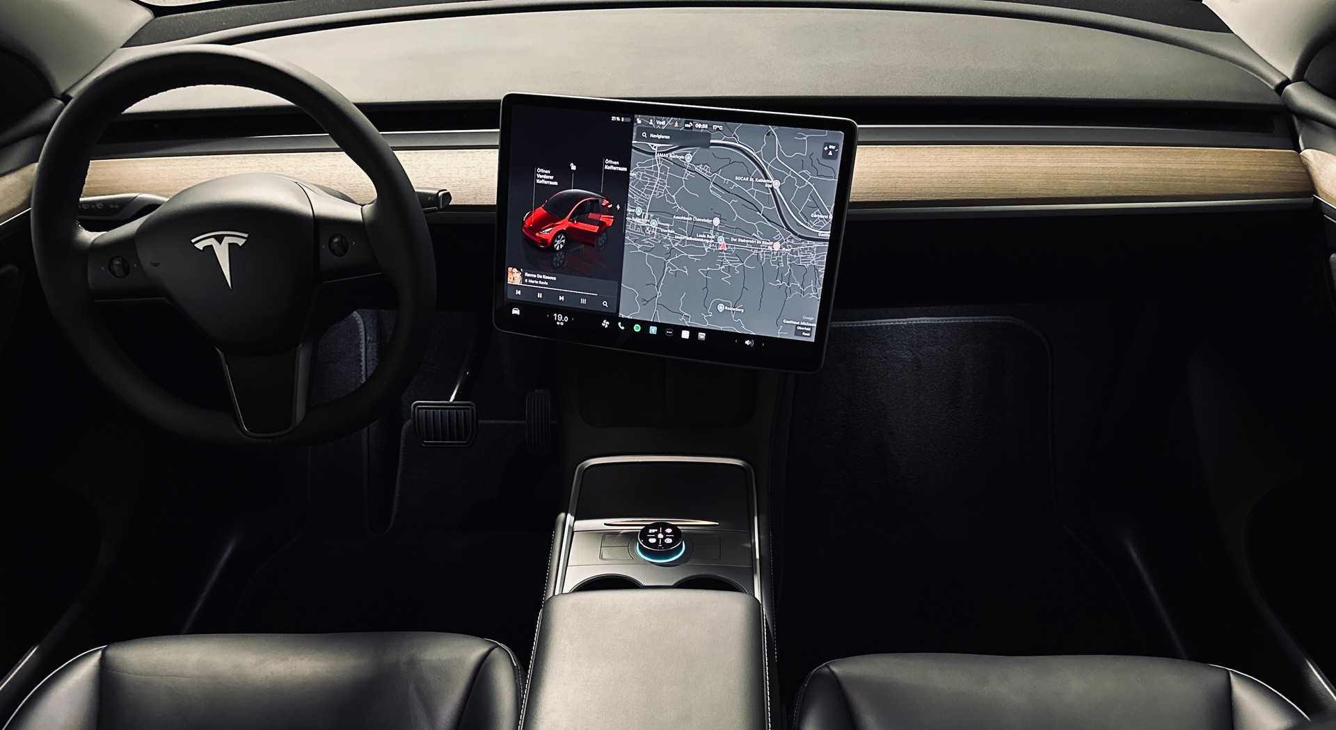 TESLA Model Y Long Range AWD-image-9
