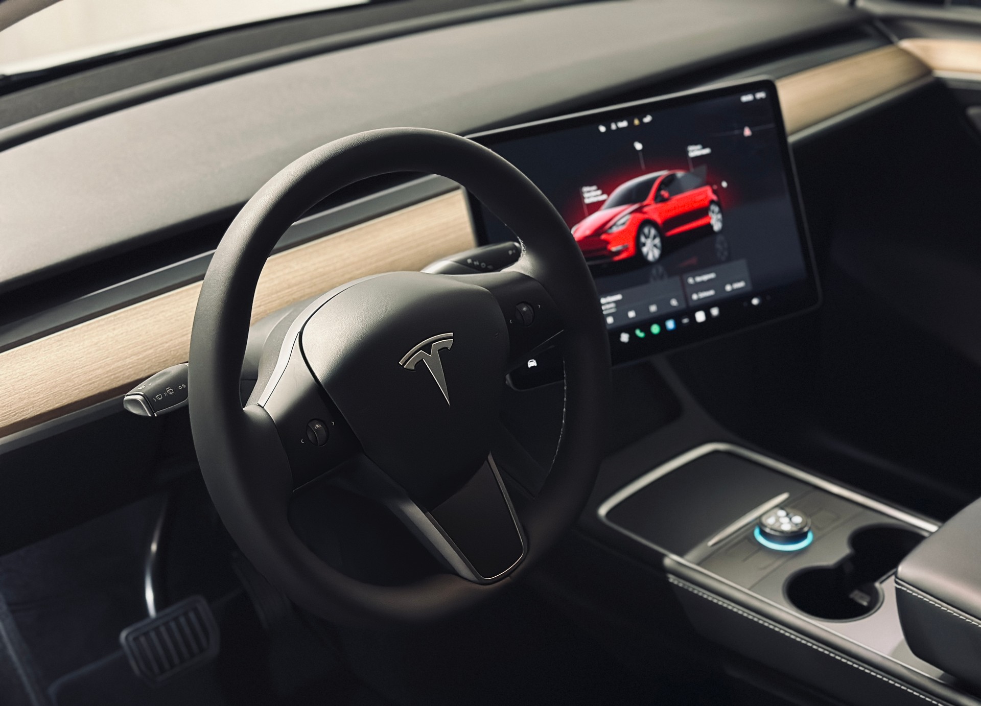 TESLA Model Y Long Range AWD-image-7