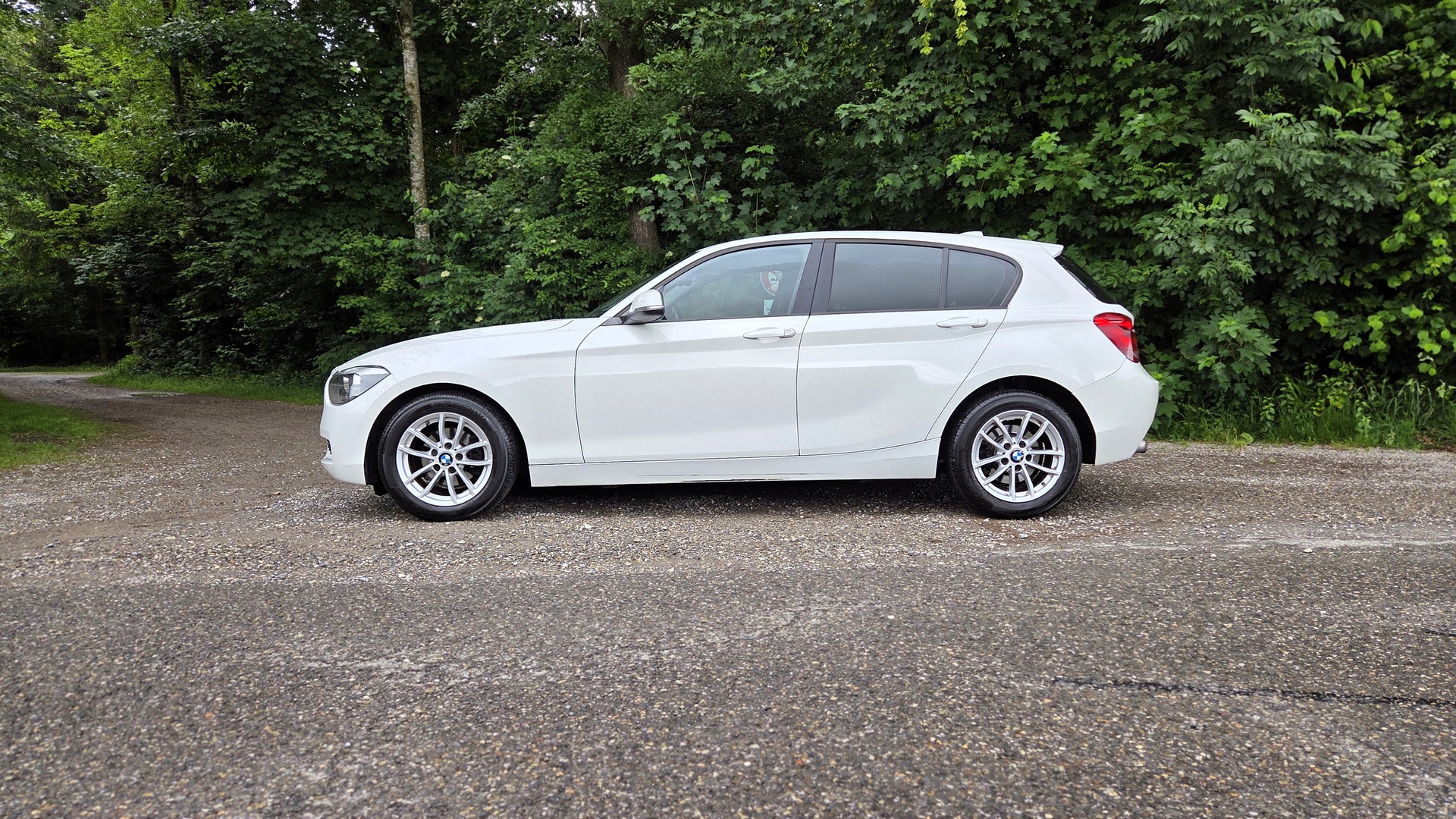 BMW 116i-image-1