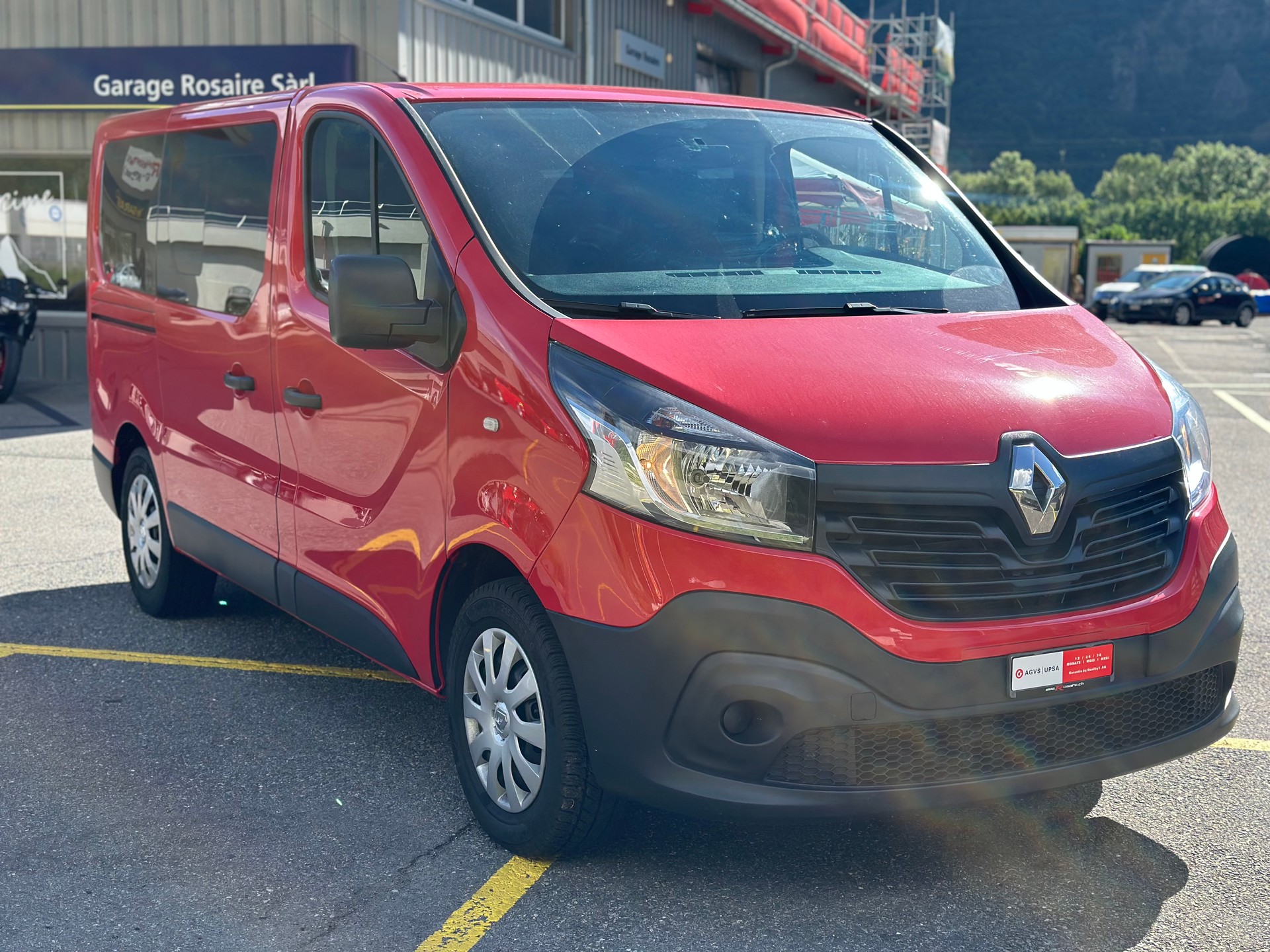 RENAULT Trafic ENERGY dCi 95 Passenger Authentique 9 places-image-3