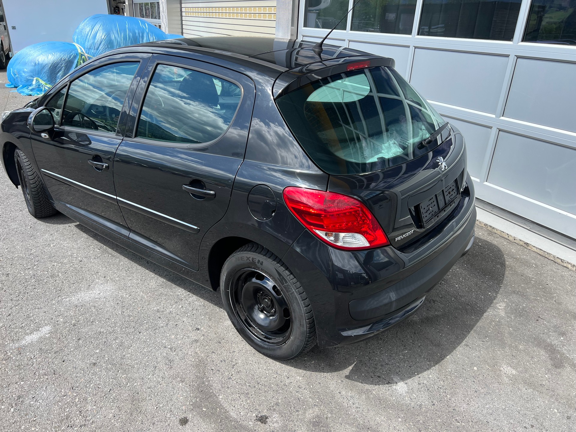 PEUGEOT 207 1.4 16V Sport *** Klima * Alufelgen * Glassdach * 8 fachbereift **-image-4