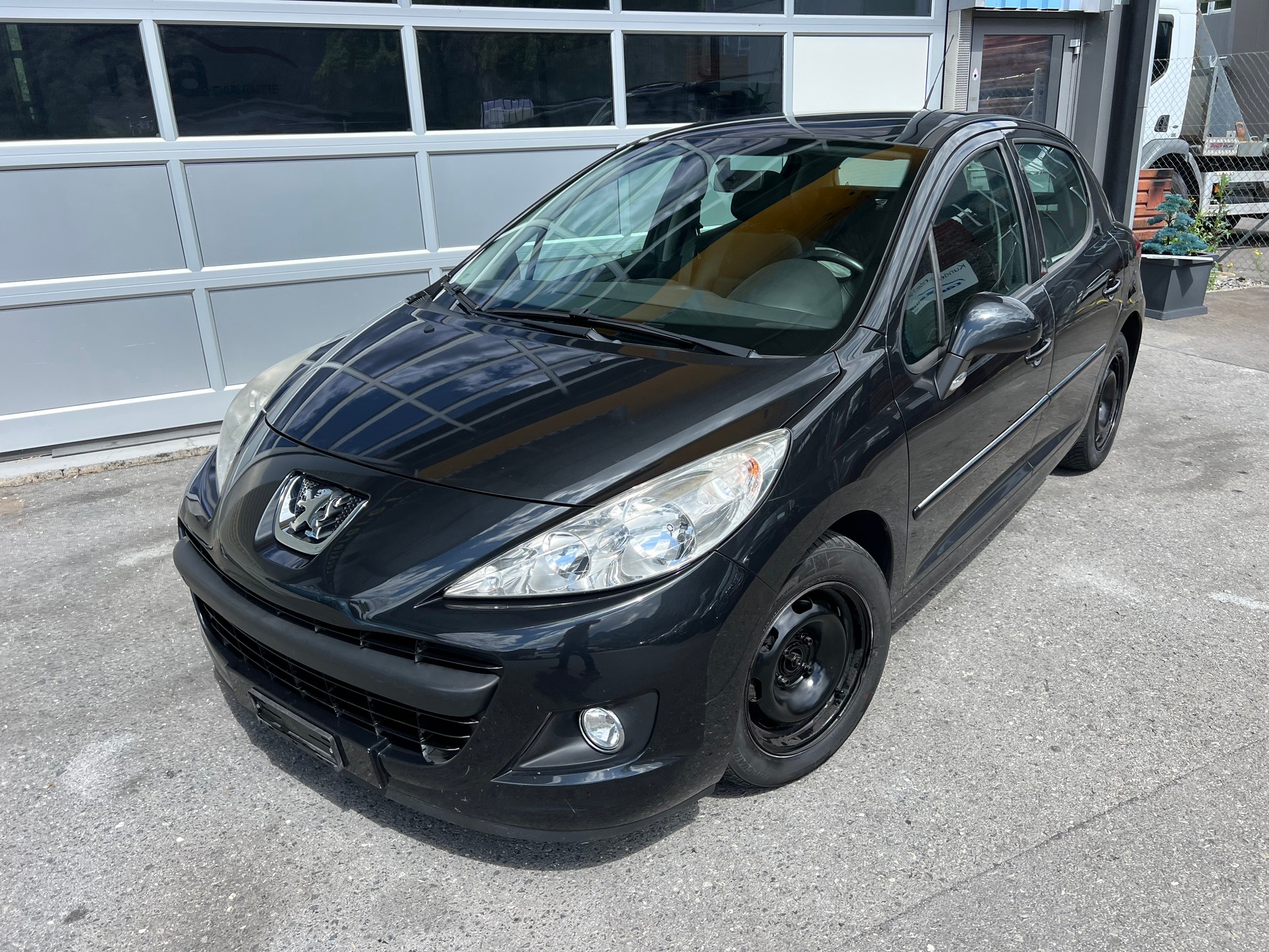 PEUGEOT 207 1.4 16V Sport *** Klima * Alufelgen * Glassdach * 8 fachbereift **-image-1