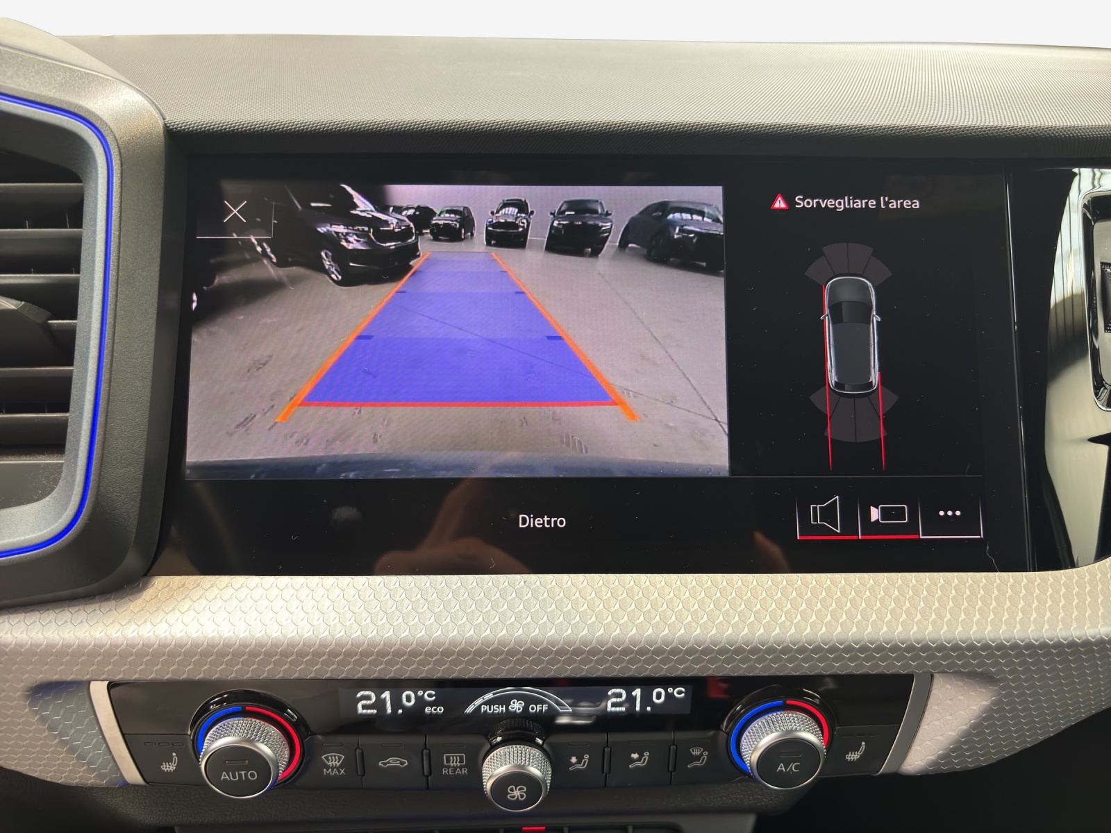 AUDI A1 allstreet 30 TFSI Attraction S-tronic-image-13
