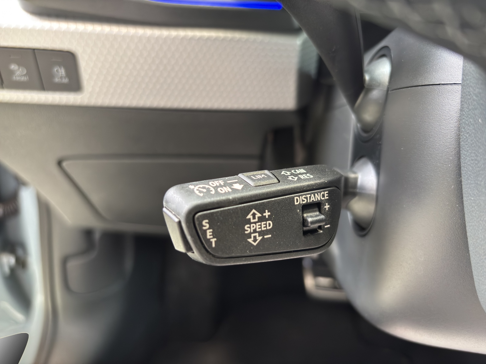 AUDI A1 allstreet 30 TFSI Attraction S-tronic-image-15