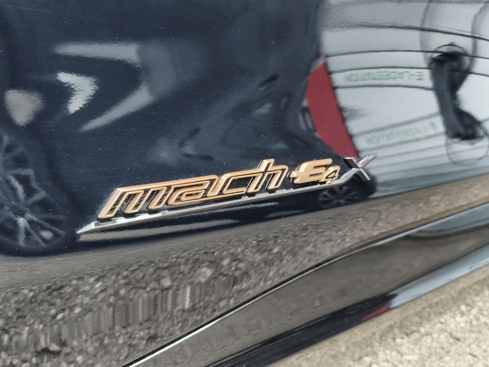 FORD Mustang Mach-E GT AWD-image-21