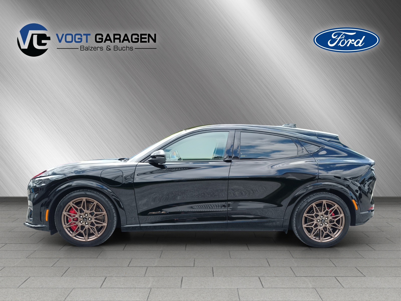 FORD Mustang Mach-E GT AWD-showroom-element-2