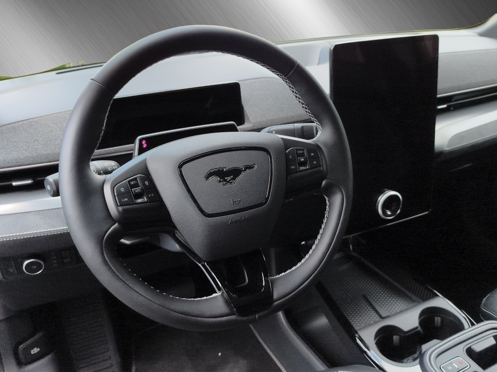 FORD Mustang Mach-E GT AWD-image-9