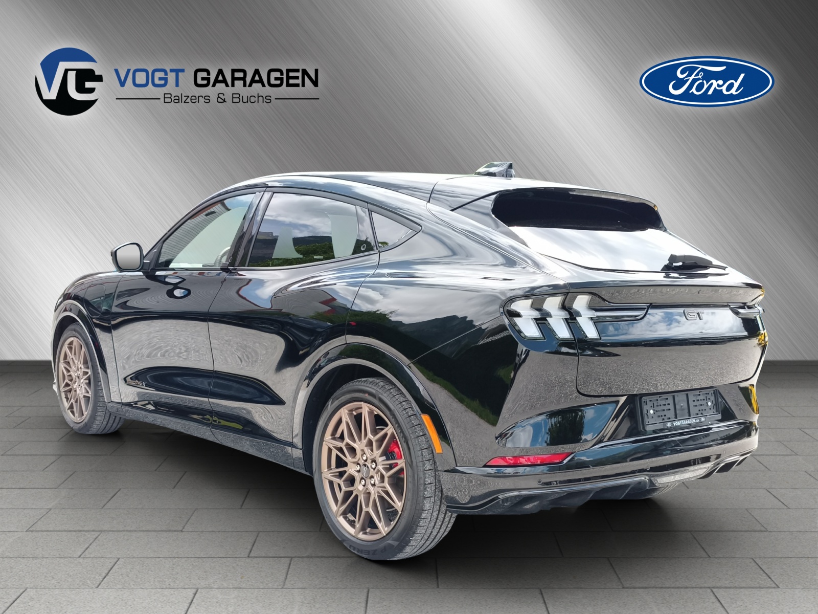 FORD Mustang Mach-E GT AWD-showroom-element-3
