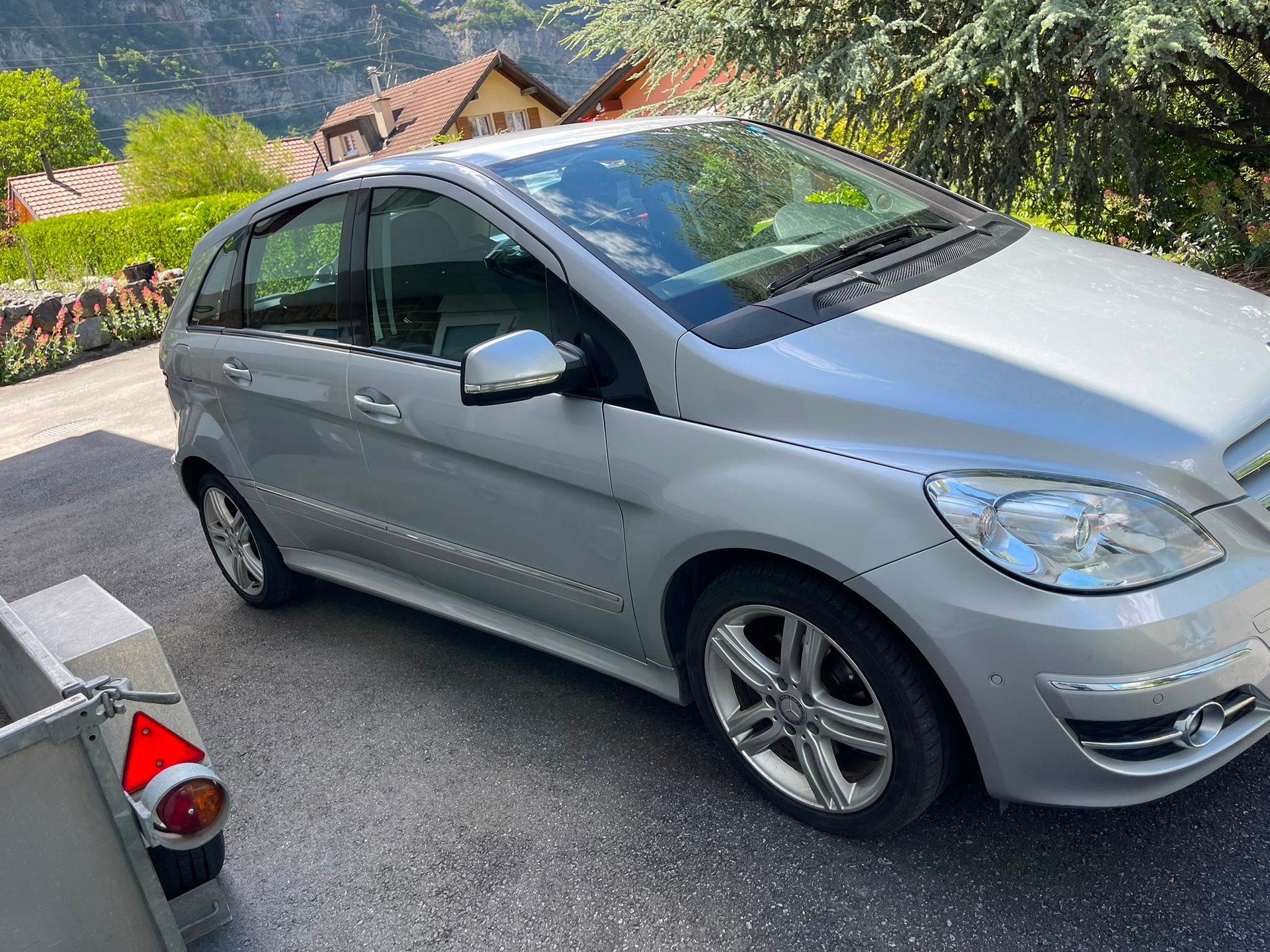 MERCEDES-BENZ B 200 Autotronic-image-1