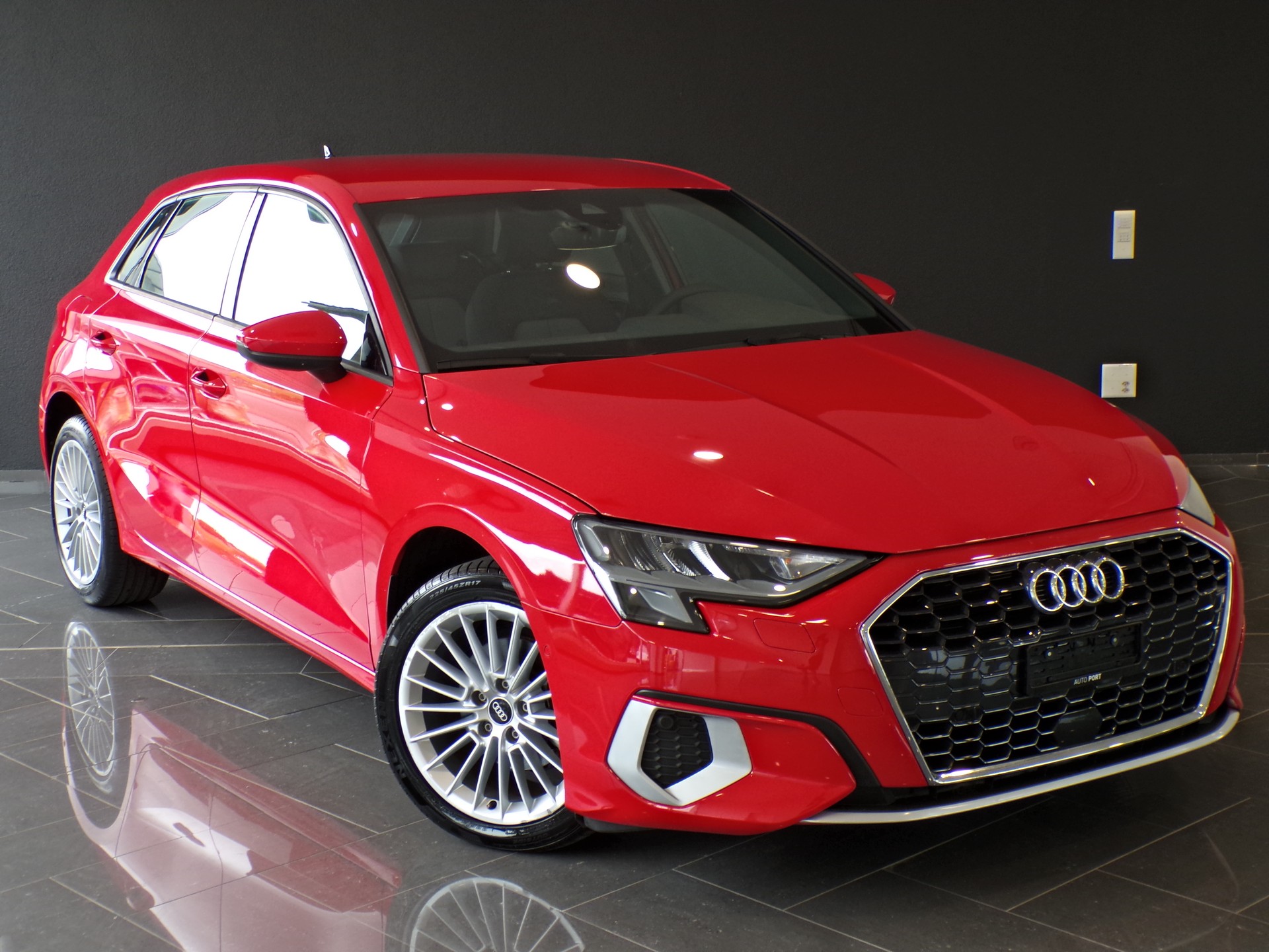 AUDI A3 Sportback 30 g-tron S line S-tronic-image-2