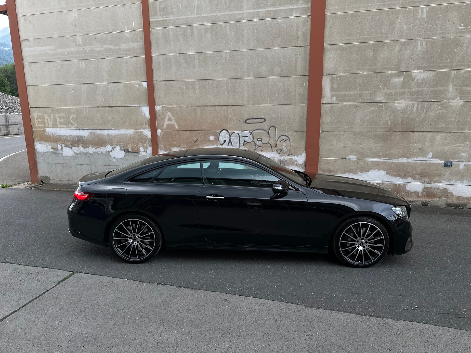 MERCEDES-BENZ E 450 AMG Line 4matic Coupé-image-14