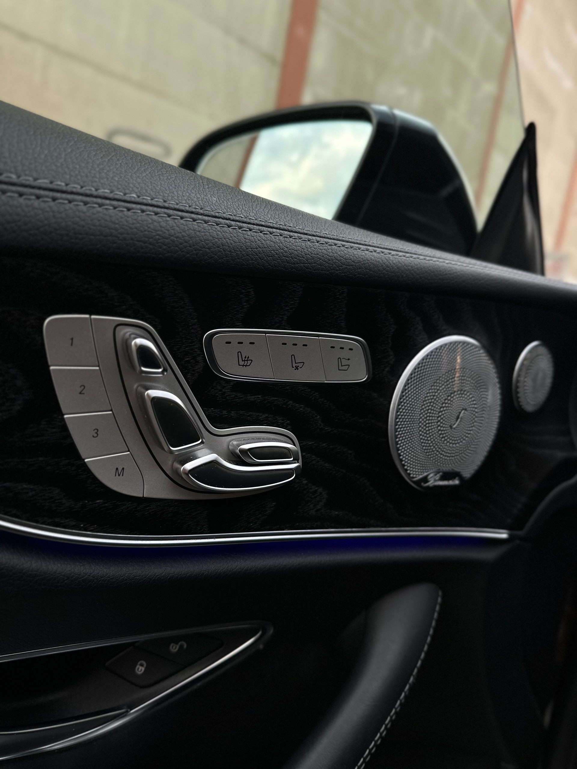 MERCEDES-BENZ E 450 AMG Line 4matic Coupé-image-5