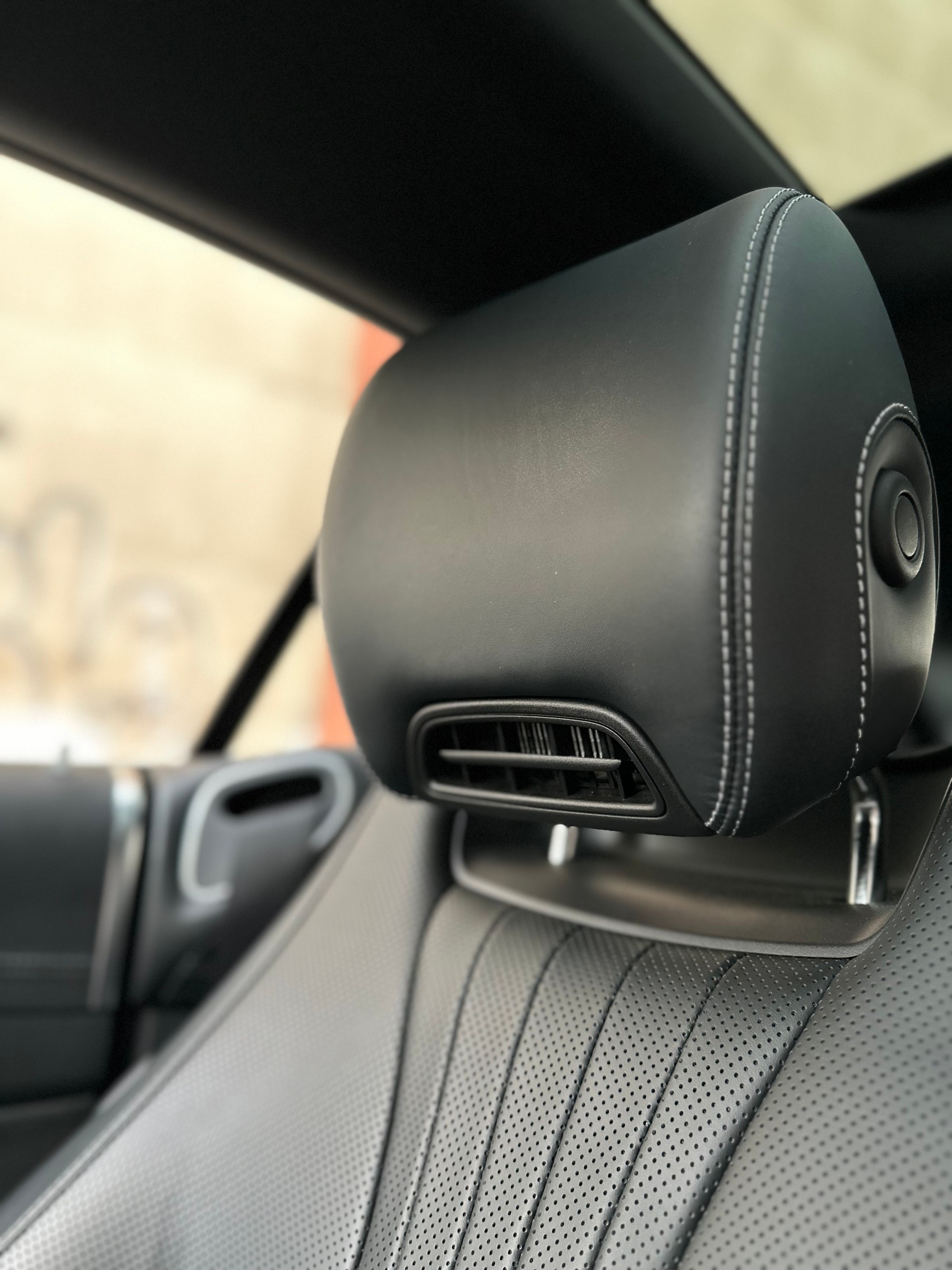 MERCEDES-BENZ E 450 AMG Line 4matic Coupé-image-12
