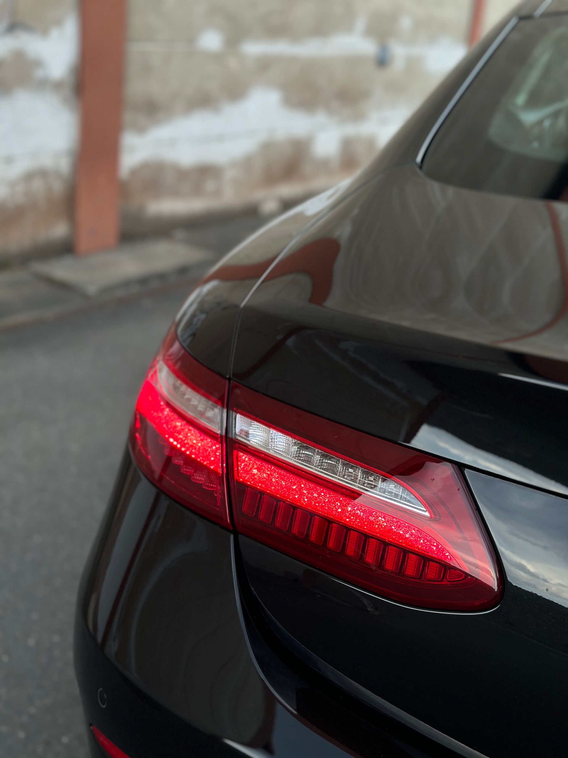 MERCEDES-BENZ E 450 AMG Line 4matic Coupé-image-17