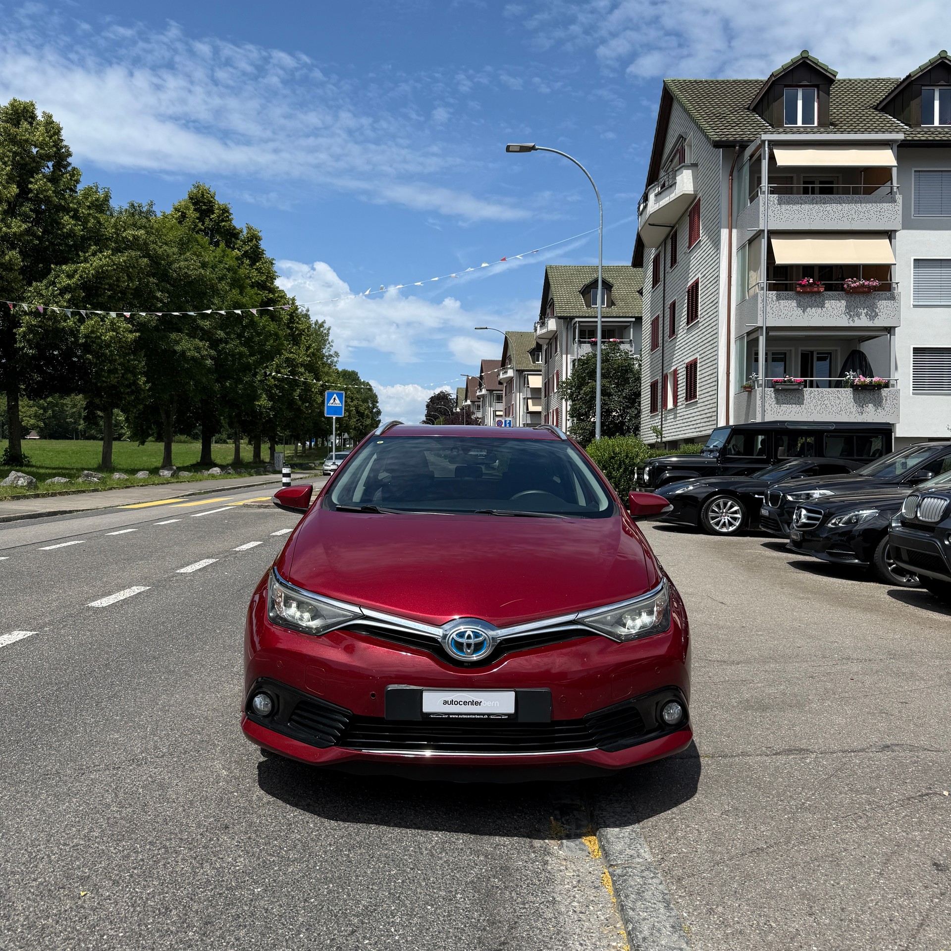 TOYOTA Auris Touring Sports 1.8 HSD Trend e-CVT-image-1