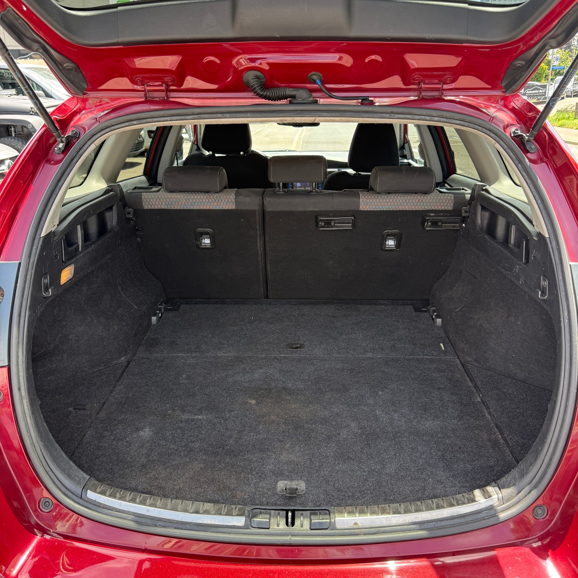 TOYOTA Auris Touring Sports 1.8 HSD Trend e-CVT-image-13