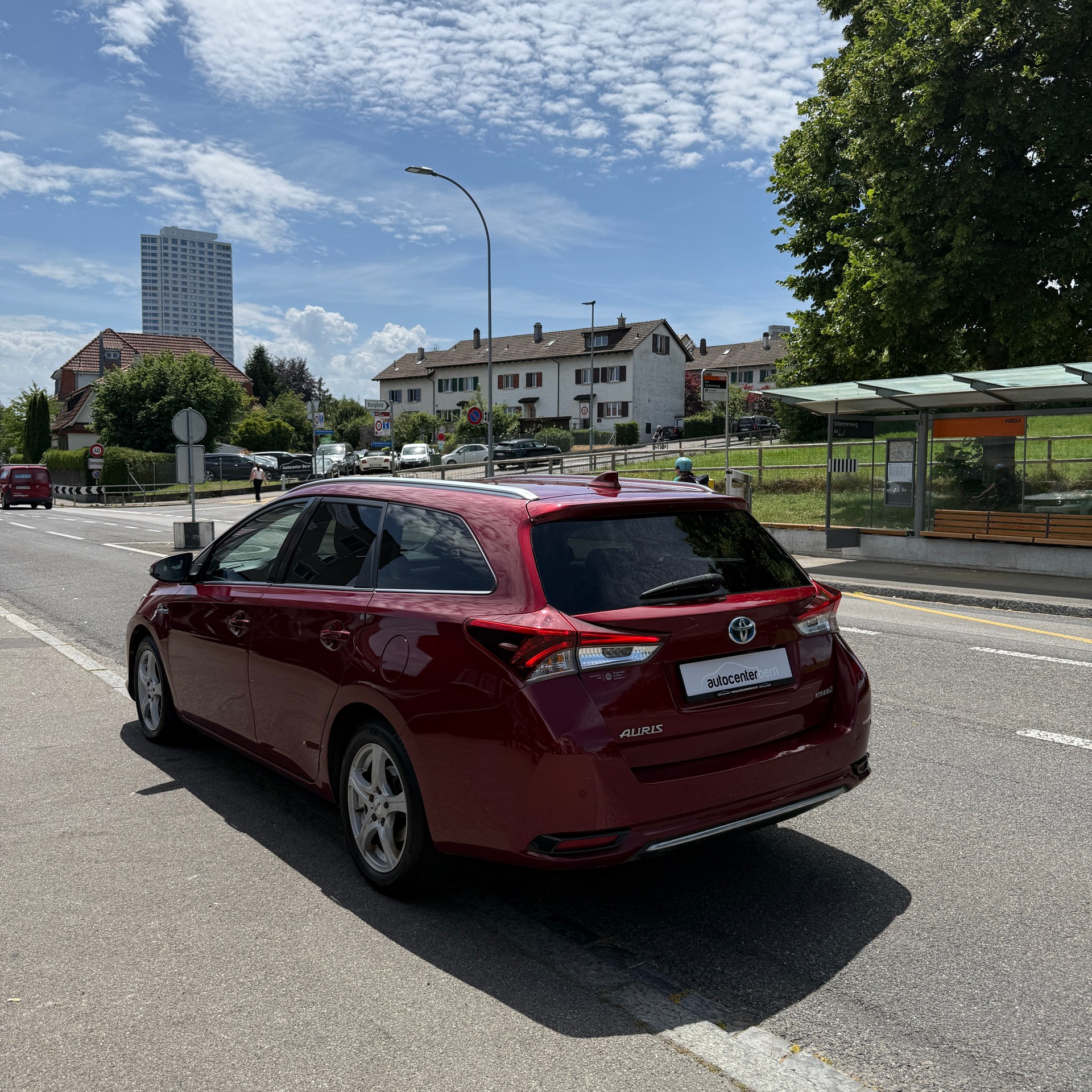 TOYOTA Auris Touring Sports 1.8 HSD Trend e-CVT-image-4