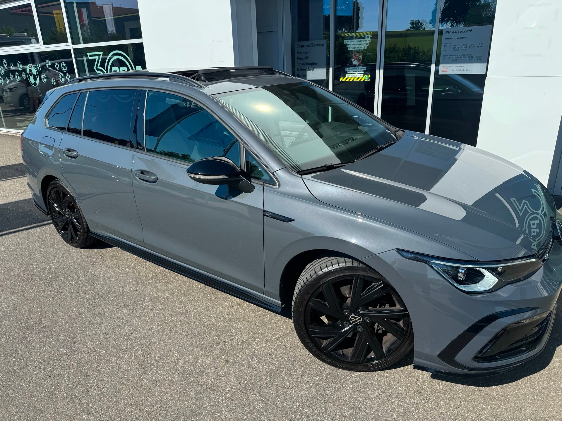 VW Golf Variant 2.0 TSI R-Line DSG 4Motion-image-1