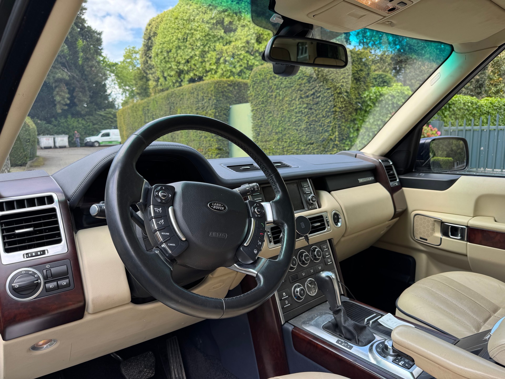LAND ROVER 3.6 TDV8 Vogue-image-2