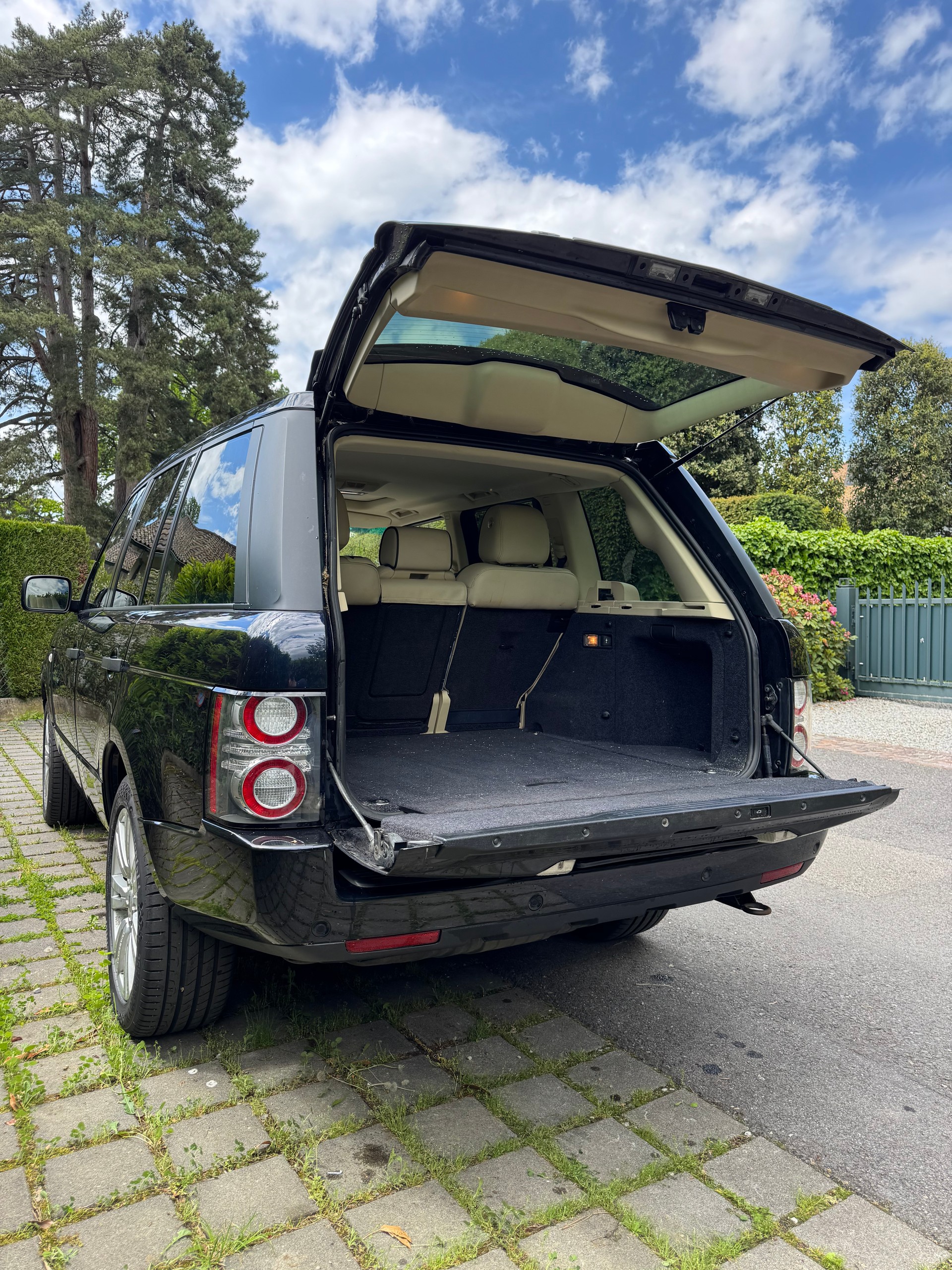 LAND ROVER 3.6 TDV8 Vogue-image-1