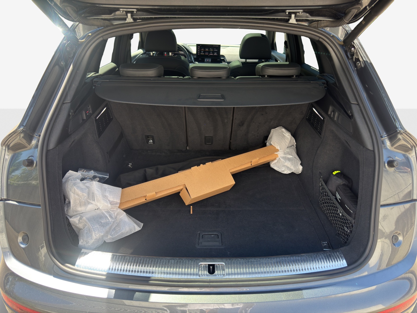 AUDI Q5 40 TDI Black Edition quattro S-tronic-image-12