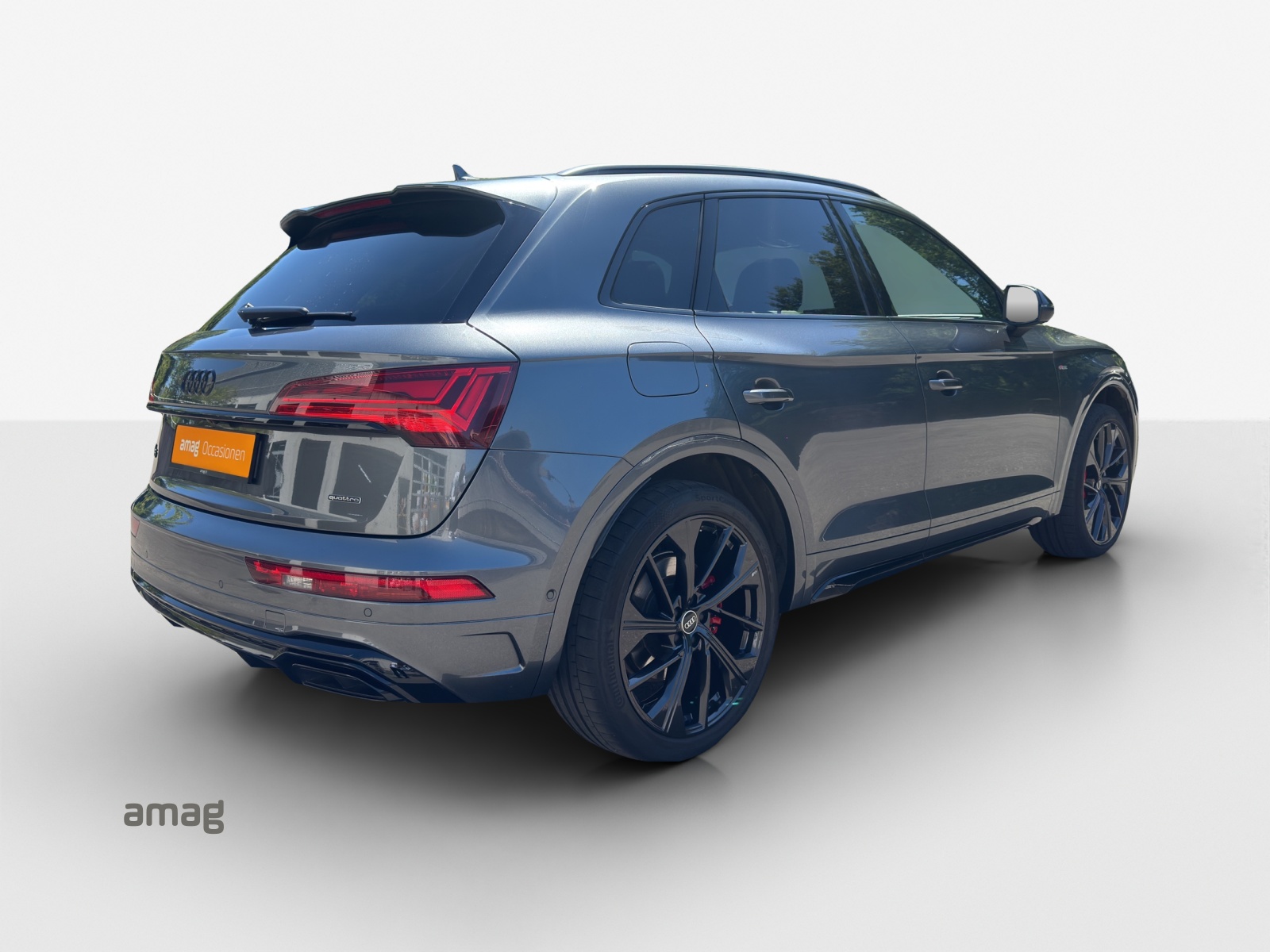 AUDI Q5 40 TDI Black Edition quattro S-tronic-image-4