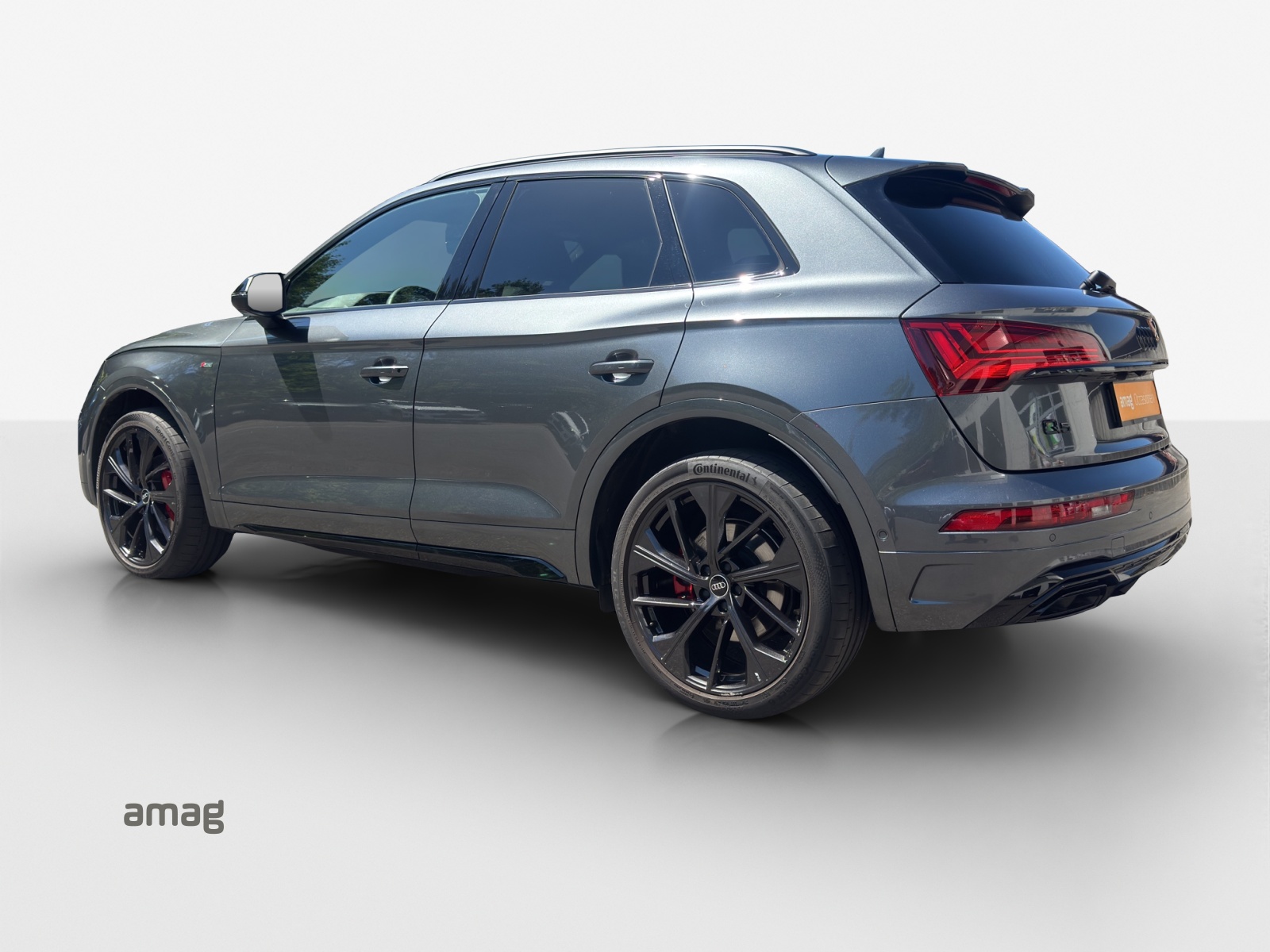 AUDI Q5 40 TDI Black Edition quattro S-tronic-image-2