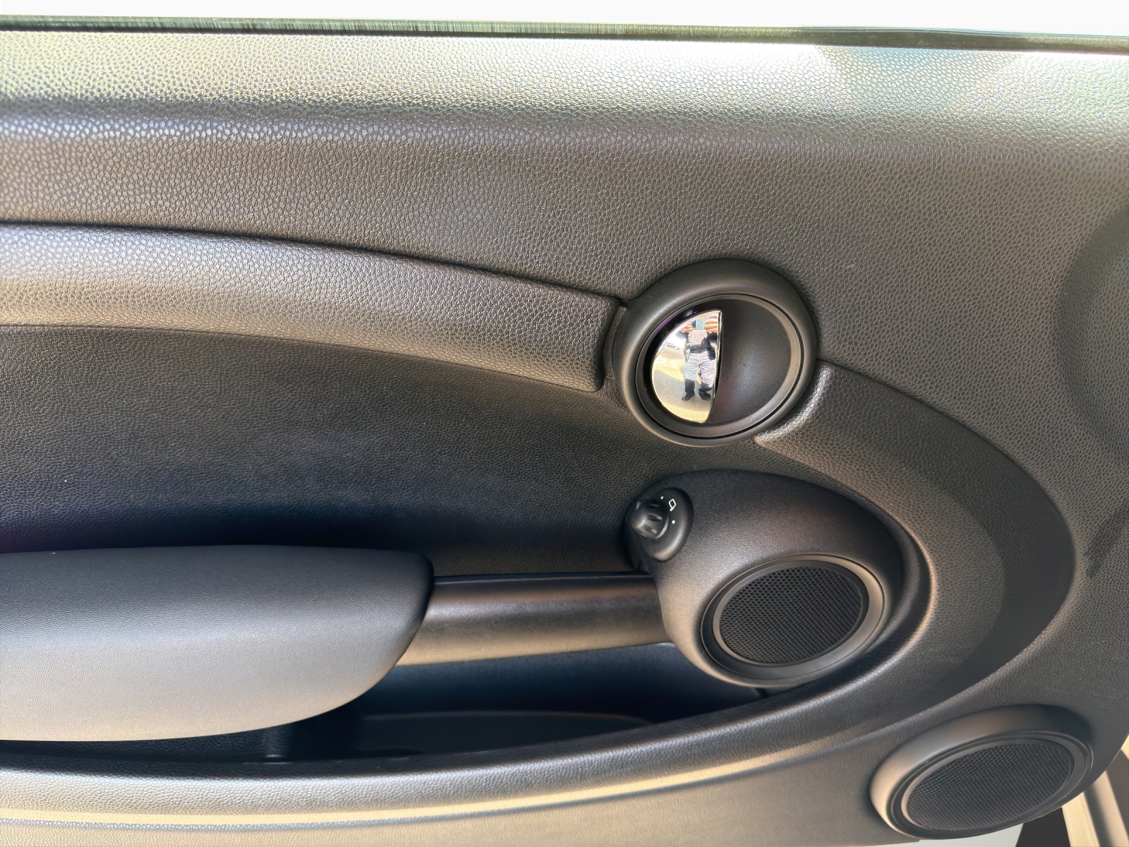 MINI Cooper Cabriolet-image-11