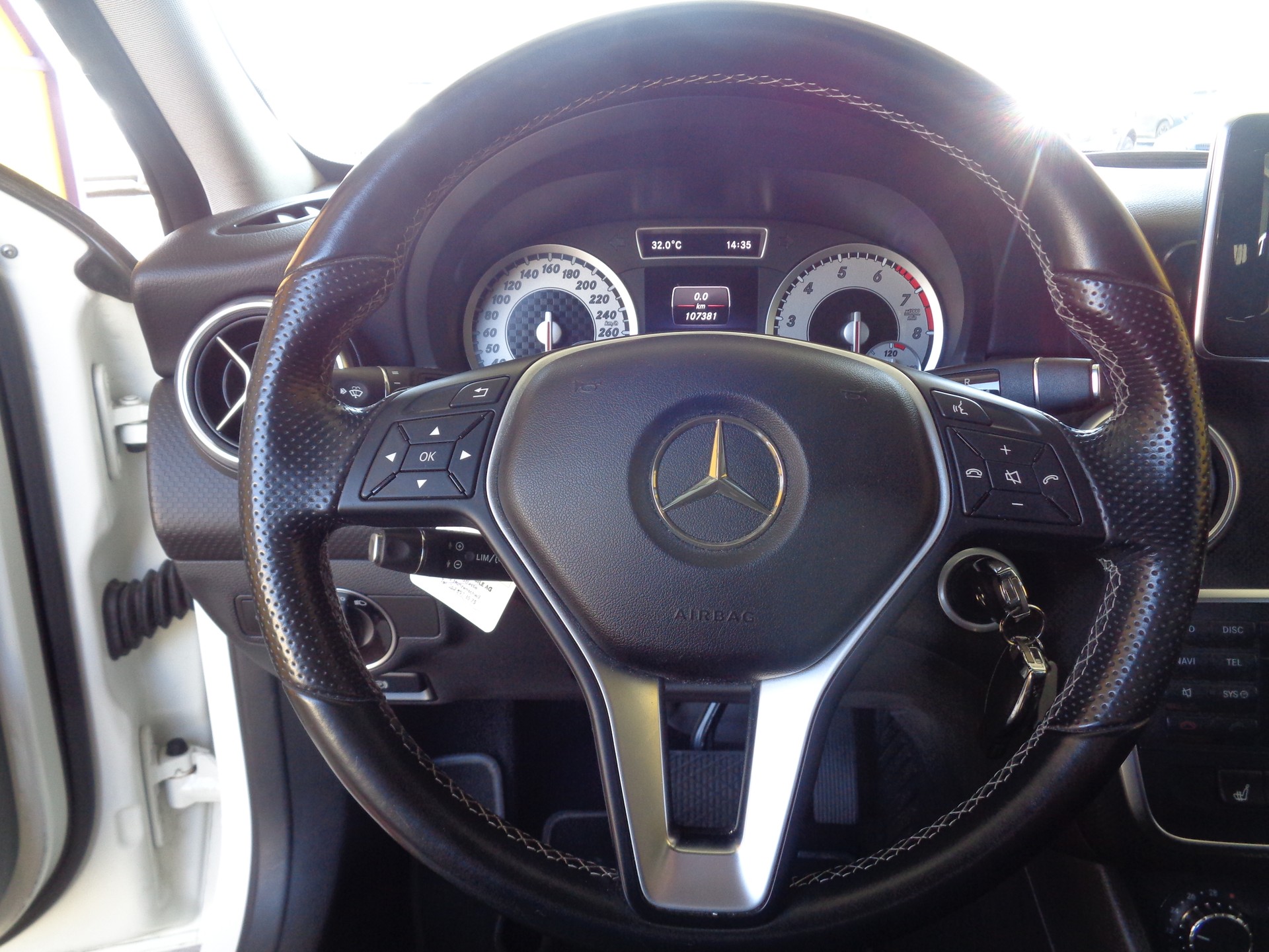 MERCEDES-BENZ A 200 Night Star 7G-DCT-image-14