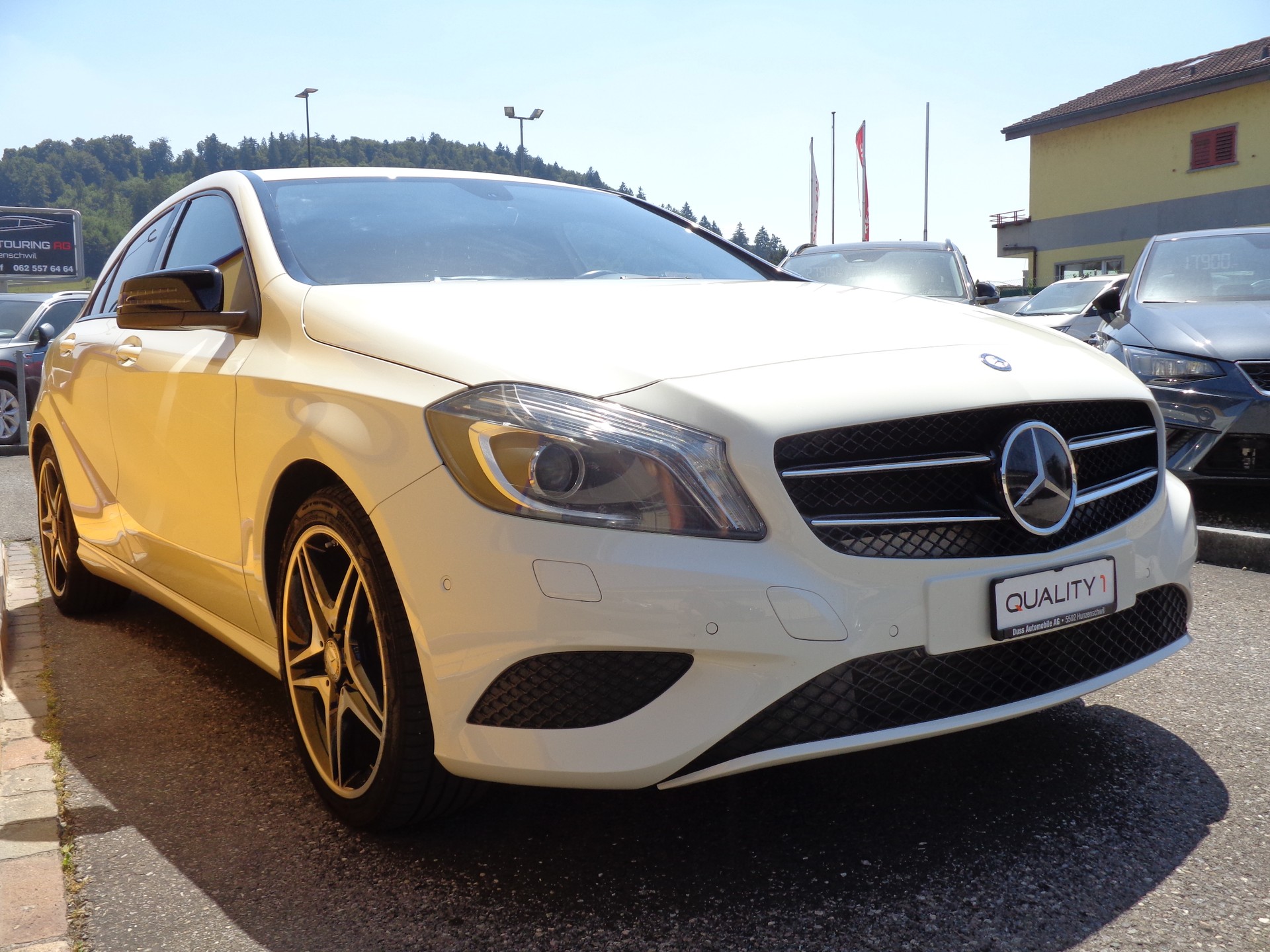 MERCEDES-BENZ A 200 Night Star 7G-DCT-image-2