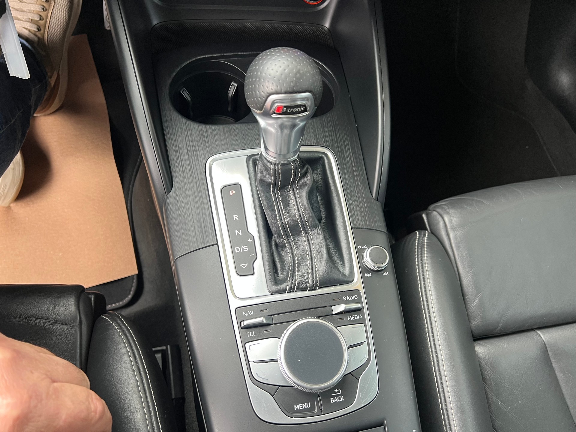 AUDI A3 Sportback 2.0 TDI S-Line Ambition 4x4 *Navigation * Leder * Rückfahrtkamera * ab MFK 11.2025 * 1 Jahr Garantie möglich ***-image-20