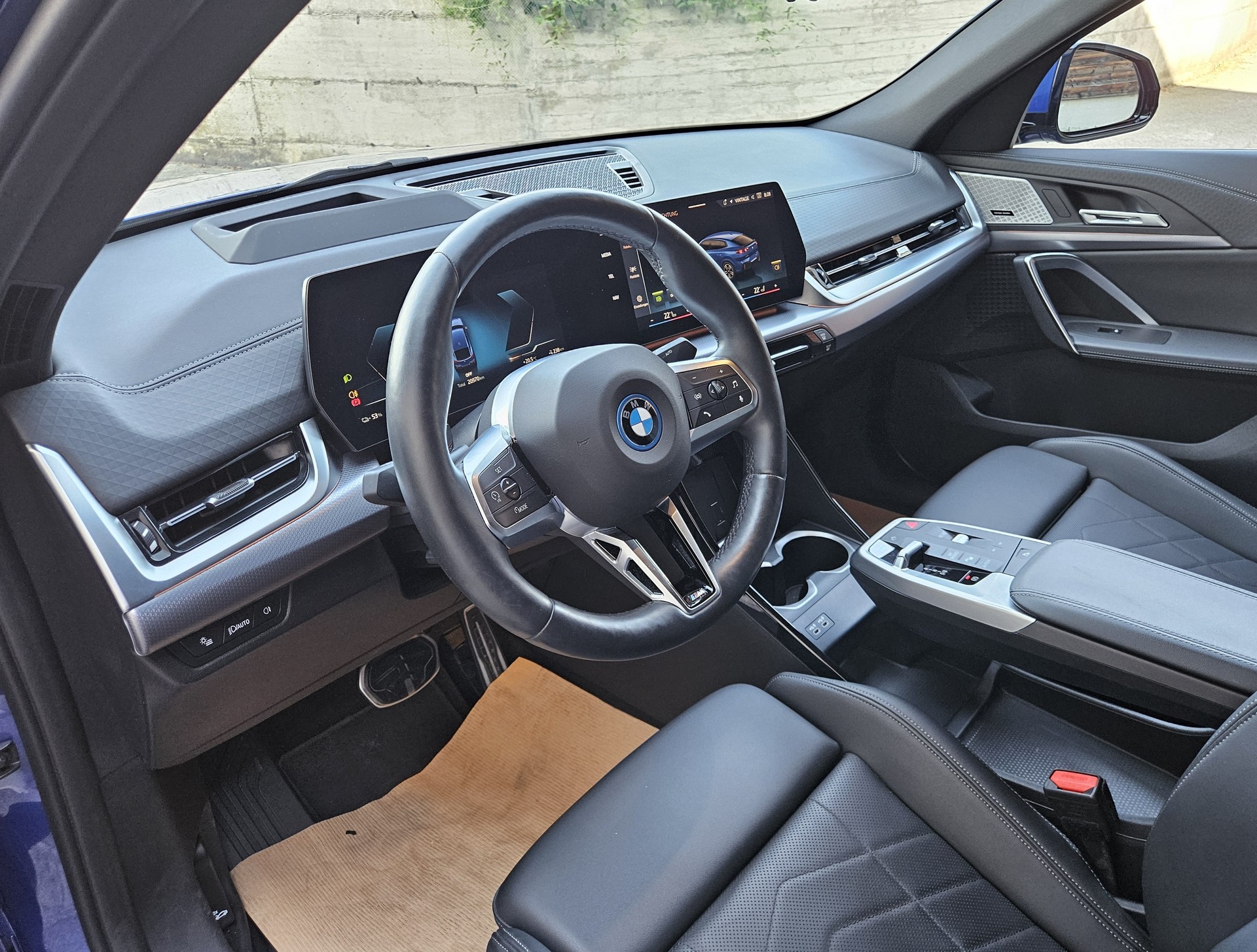 BMW iX2 xDrive 30 M Sport Pro-image-12