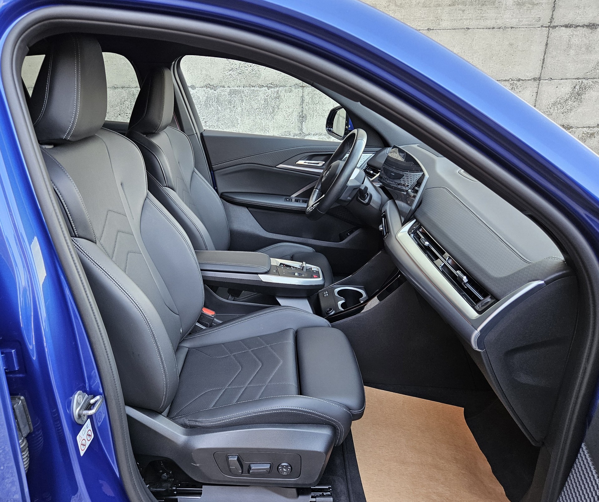 BMW iX2 xDrive 30 M Sport Pro-image-14