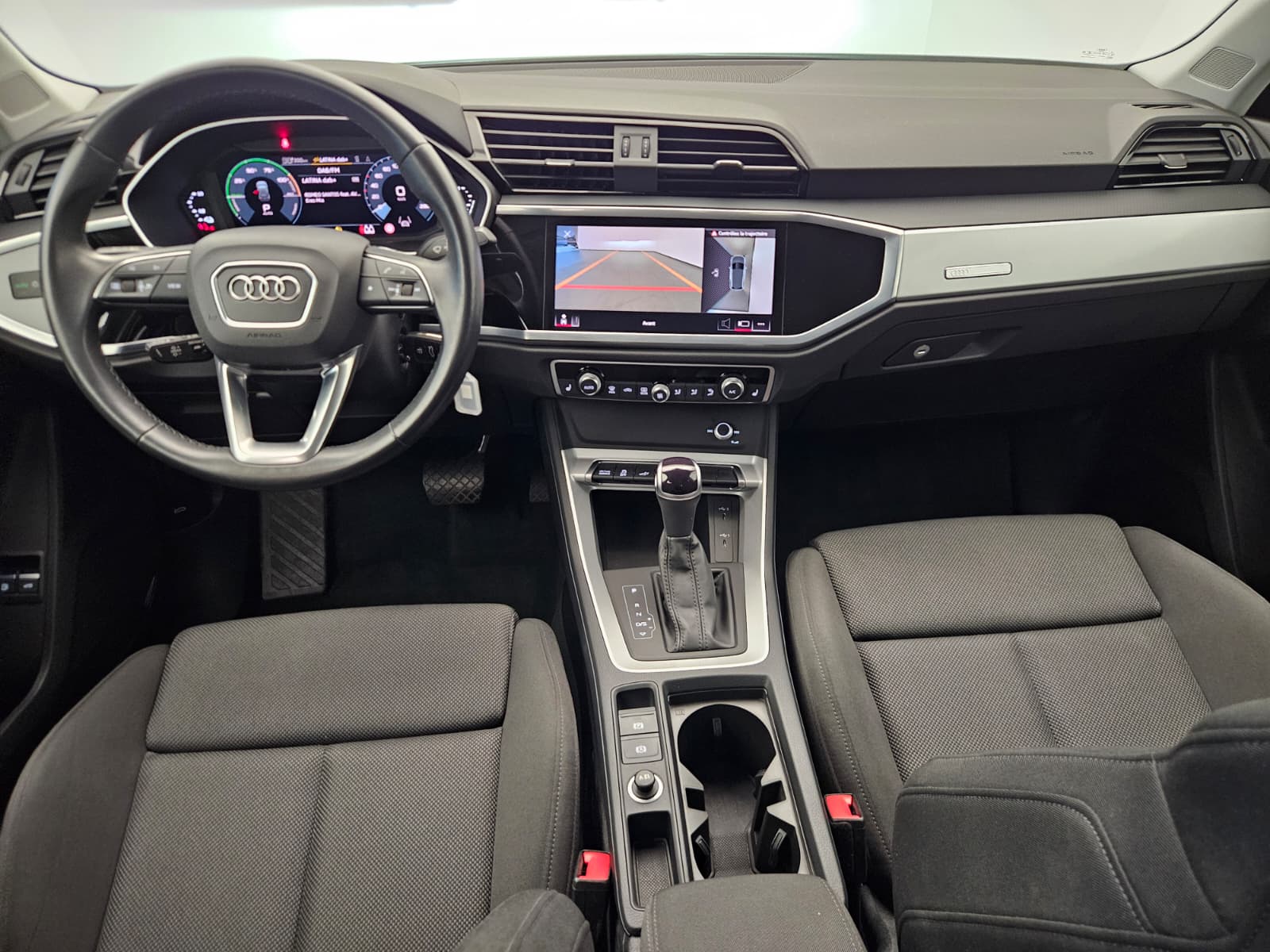 AUDI Q3 45 TFSI e S-tronic-image-9