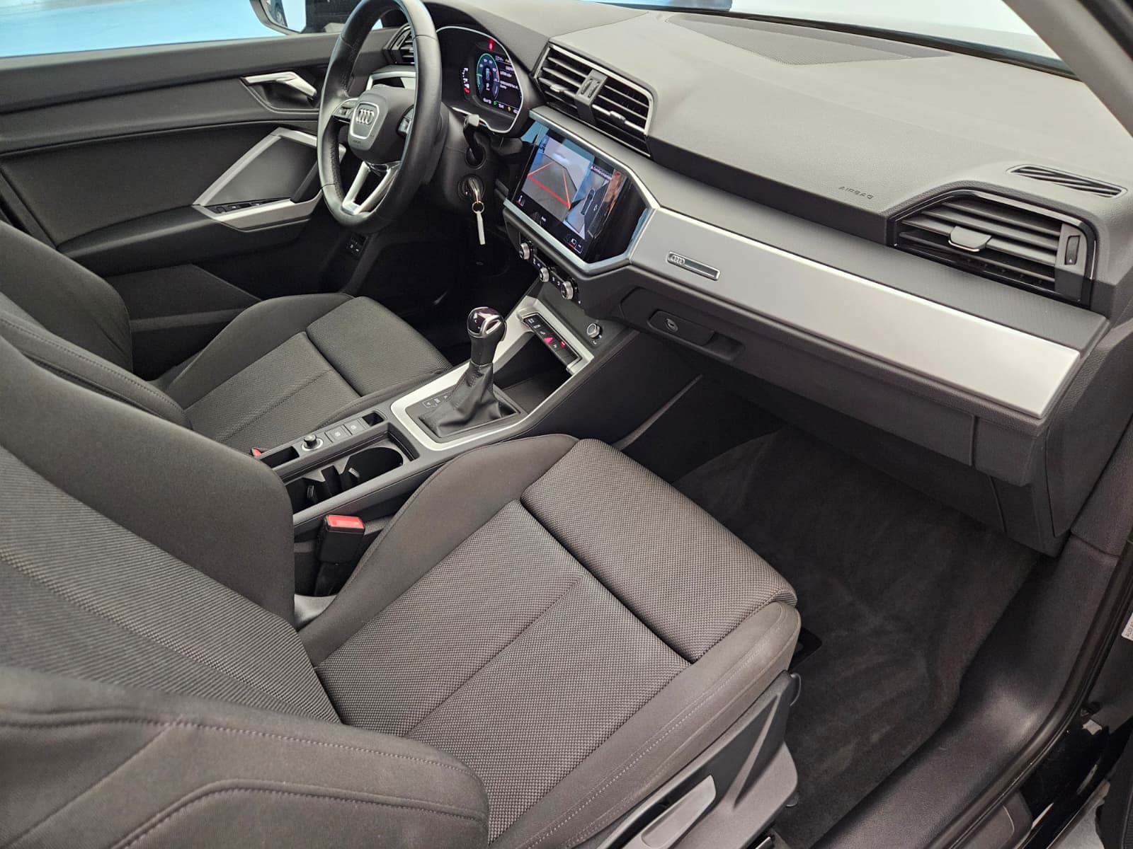 AUDI Q3 45 TFSI e S-tronic-image-11