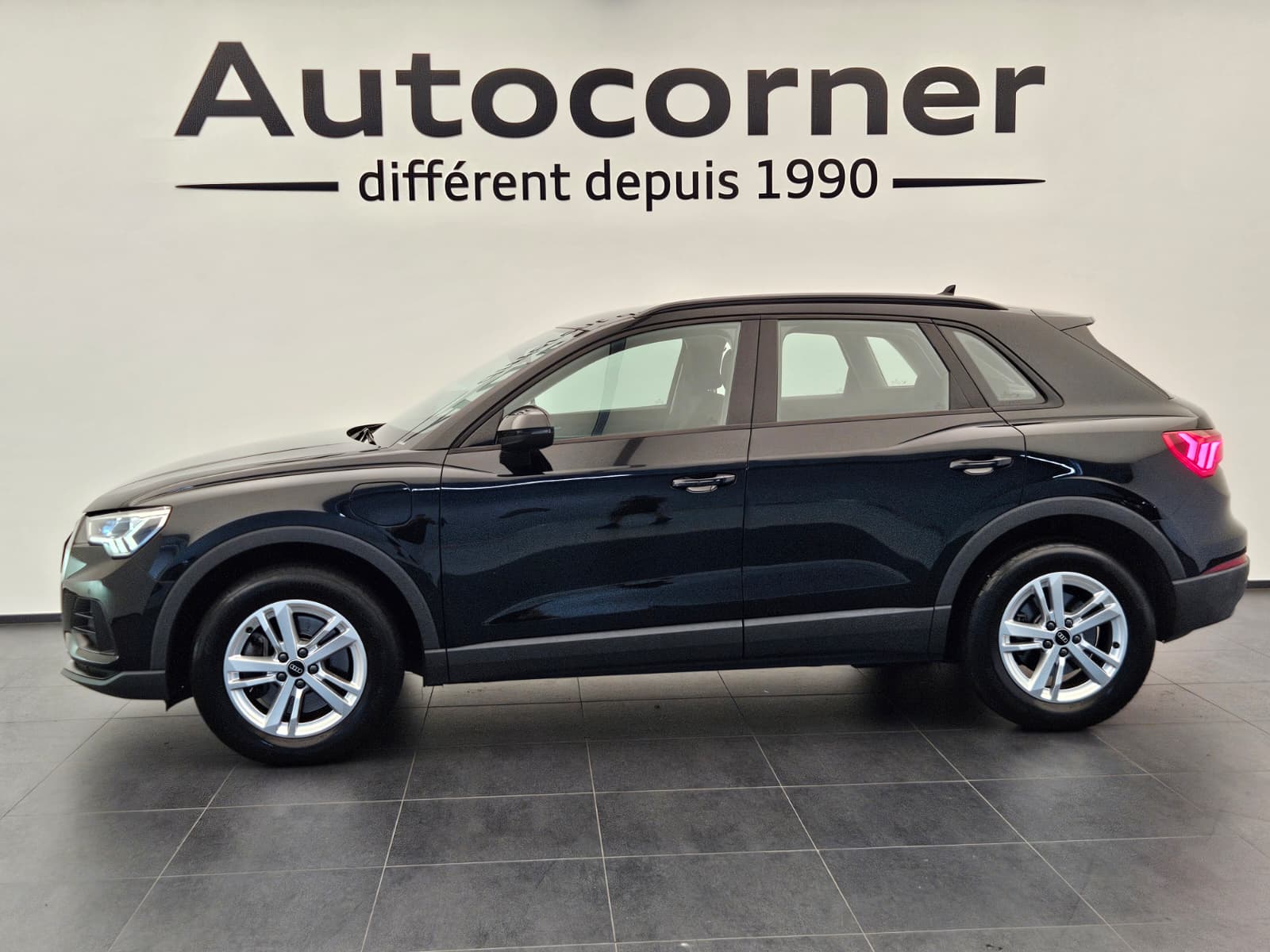 AUDI Q3 45 TFSI e S-tronic-image-1