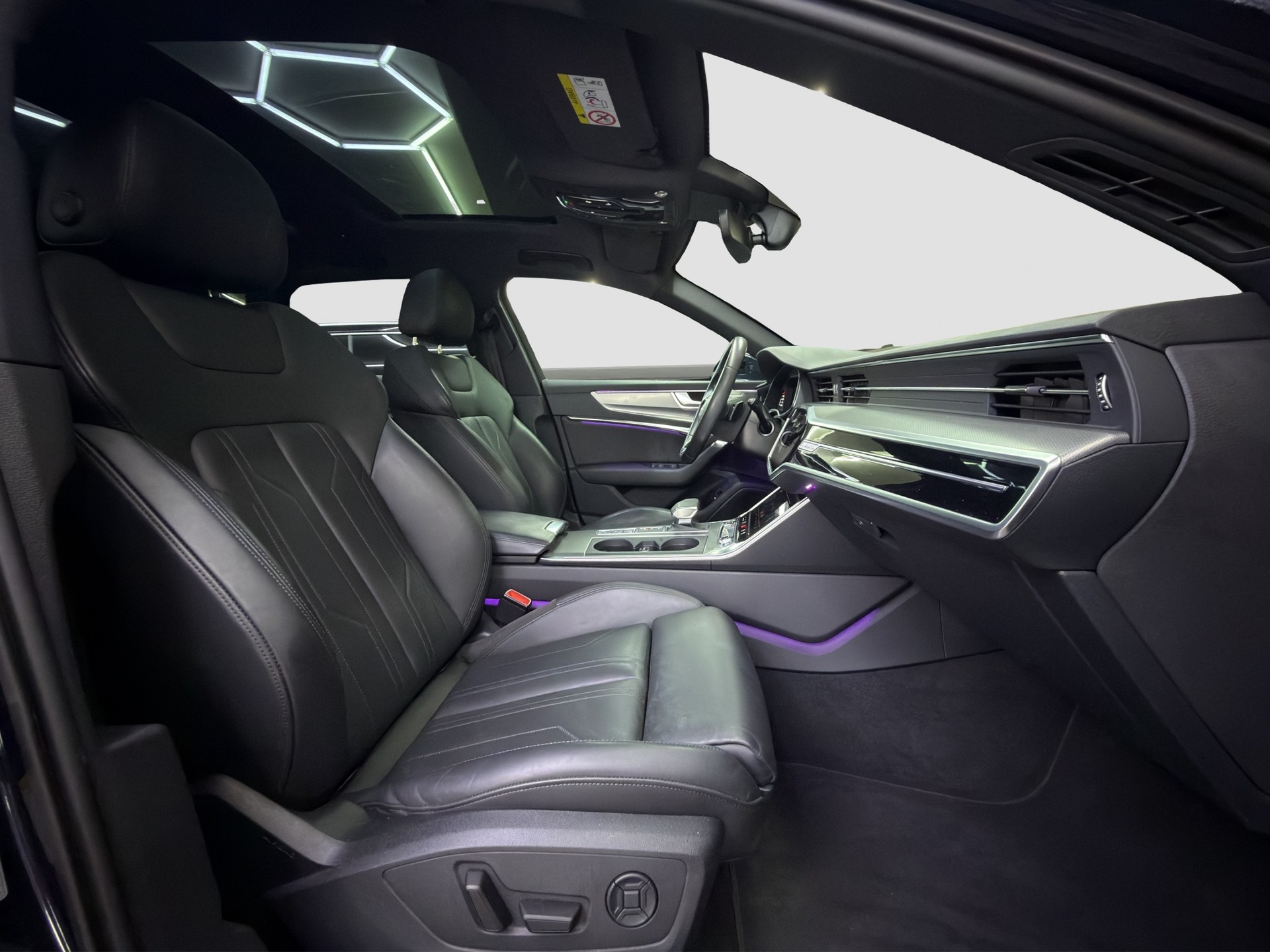 AUDI A6 Avant 55 TFSI Sport quattro S-tronic-image-14