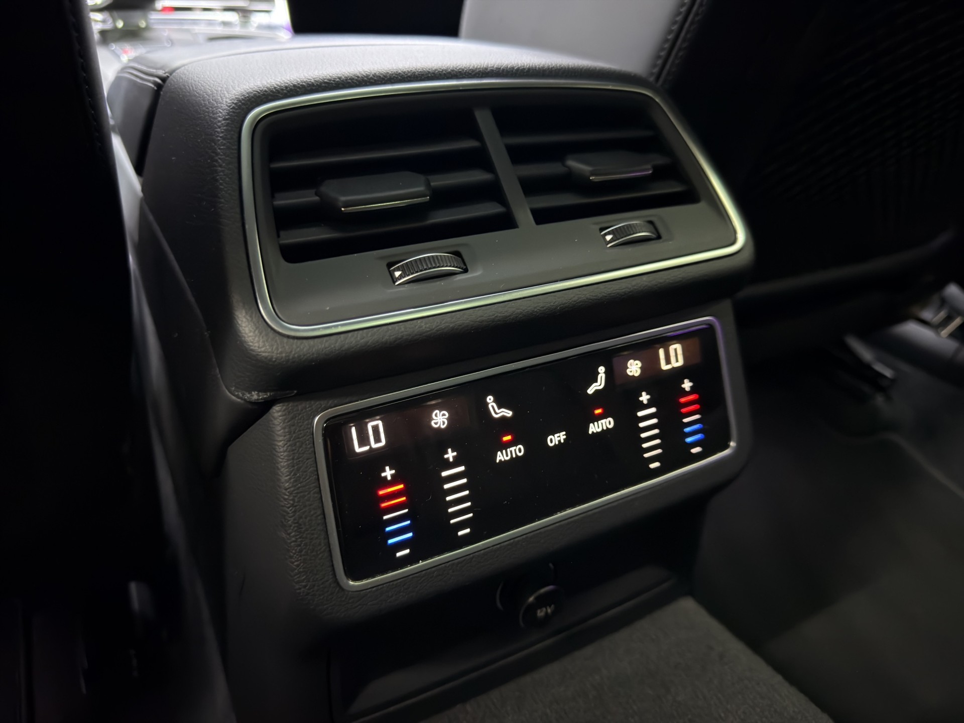 AUDI A6 Avant 55 TFSI Sport quattro S-tronic-image-33