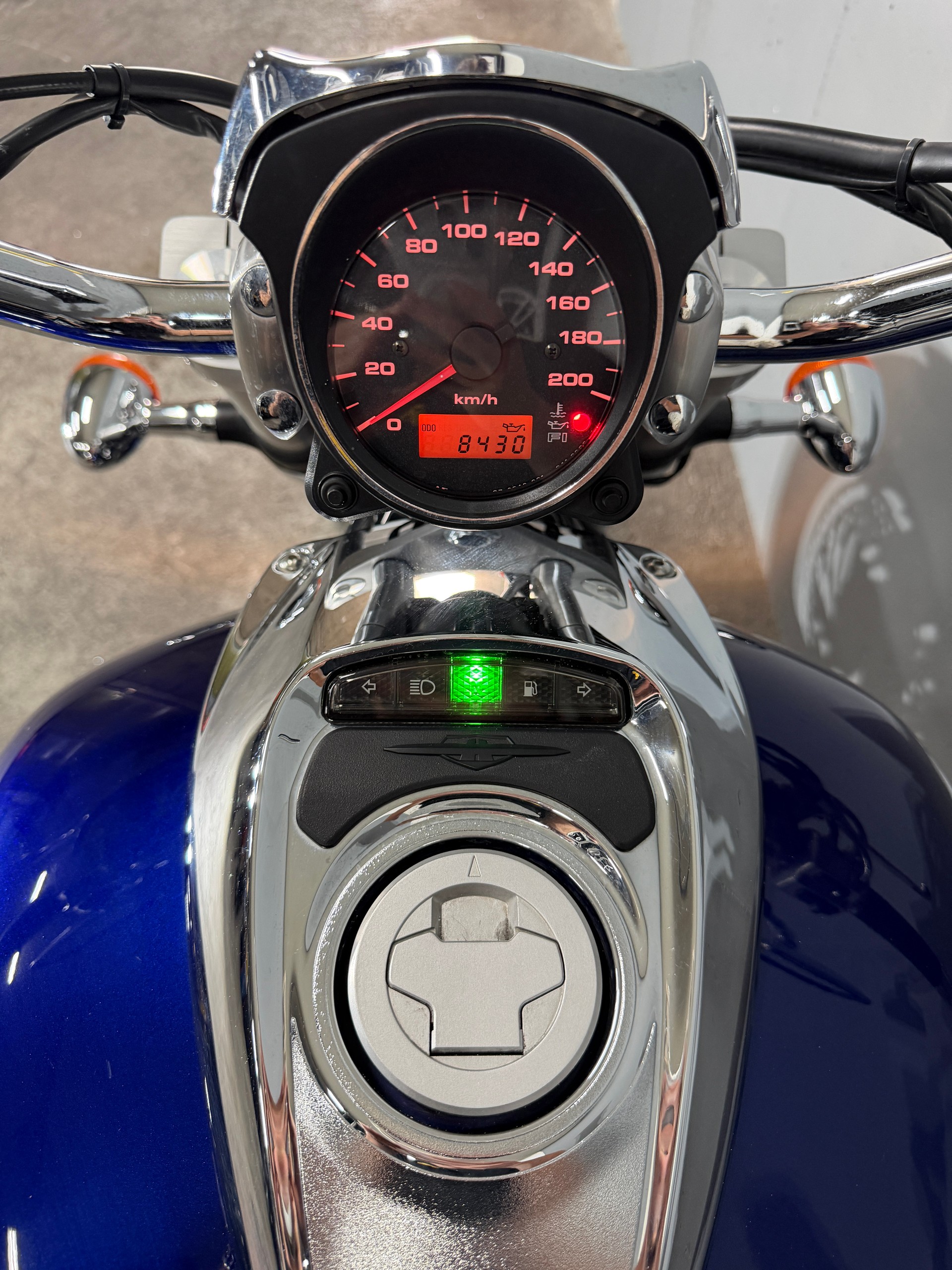 SUZUKI M 800 Intruder-image-4