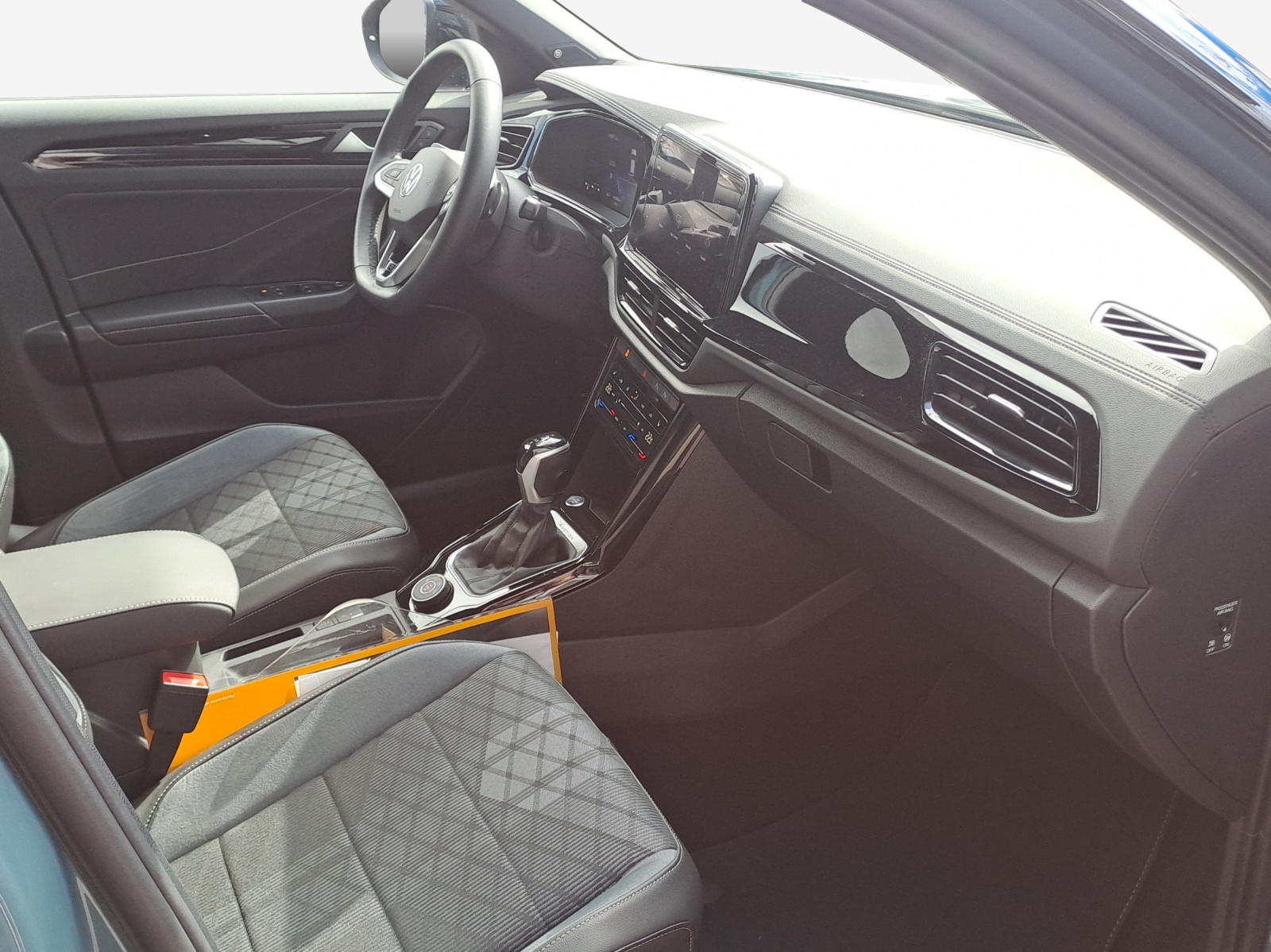 VW T-Roc 2.0 TSI R-Line DSG 4Motion-image-13