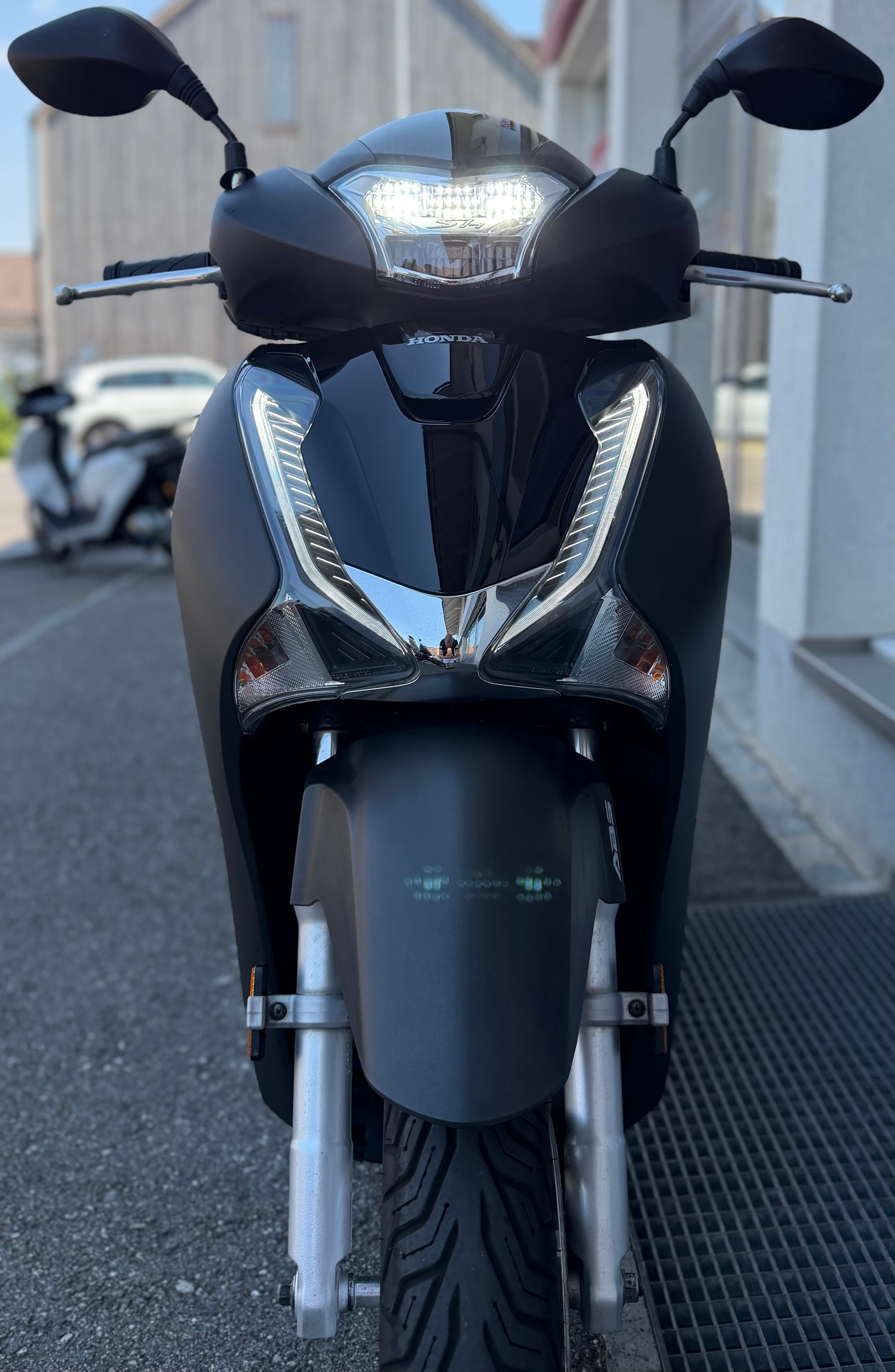 HONDA SH 125 i-showroom-element-1
