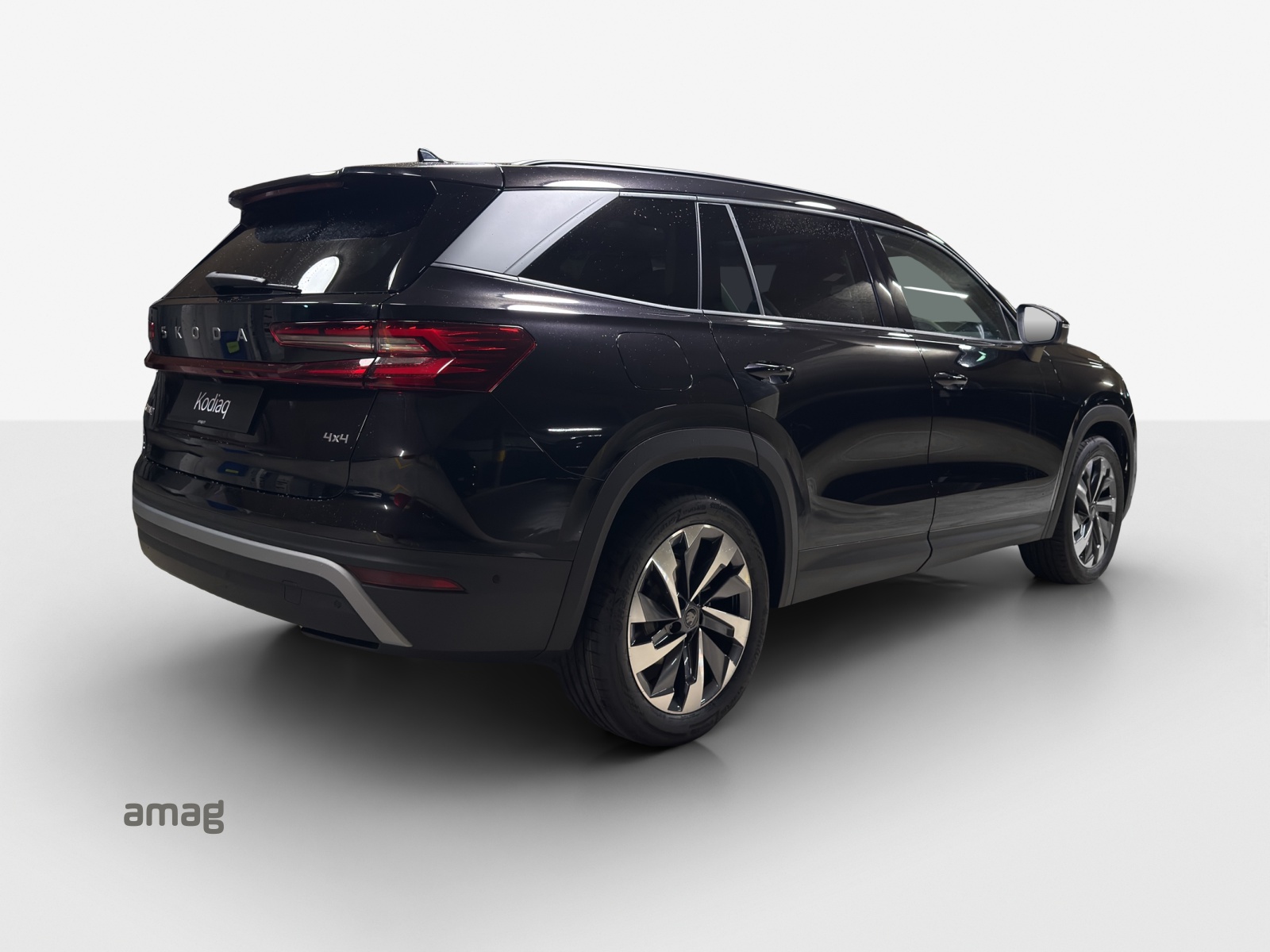 SKODA Kodiaq Dynamic-image-4