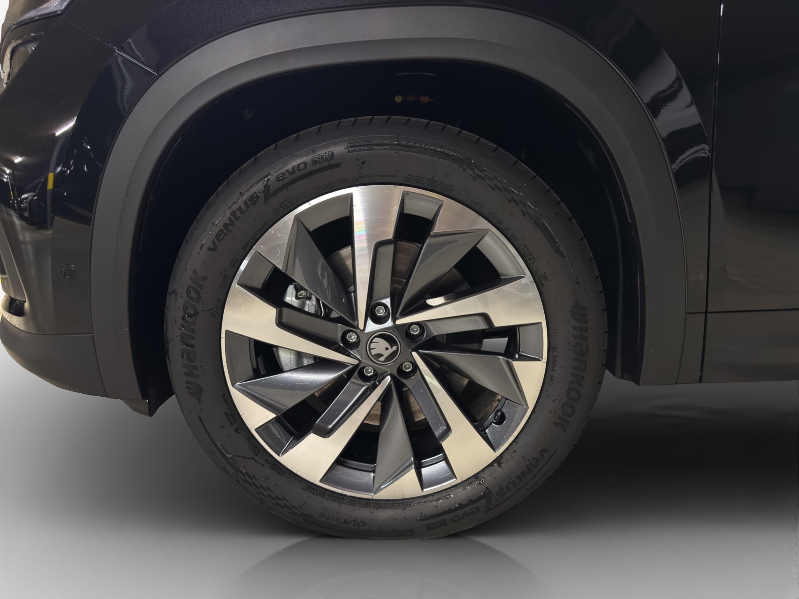 SKODA Kodiaq Dynamic-image-13