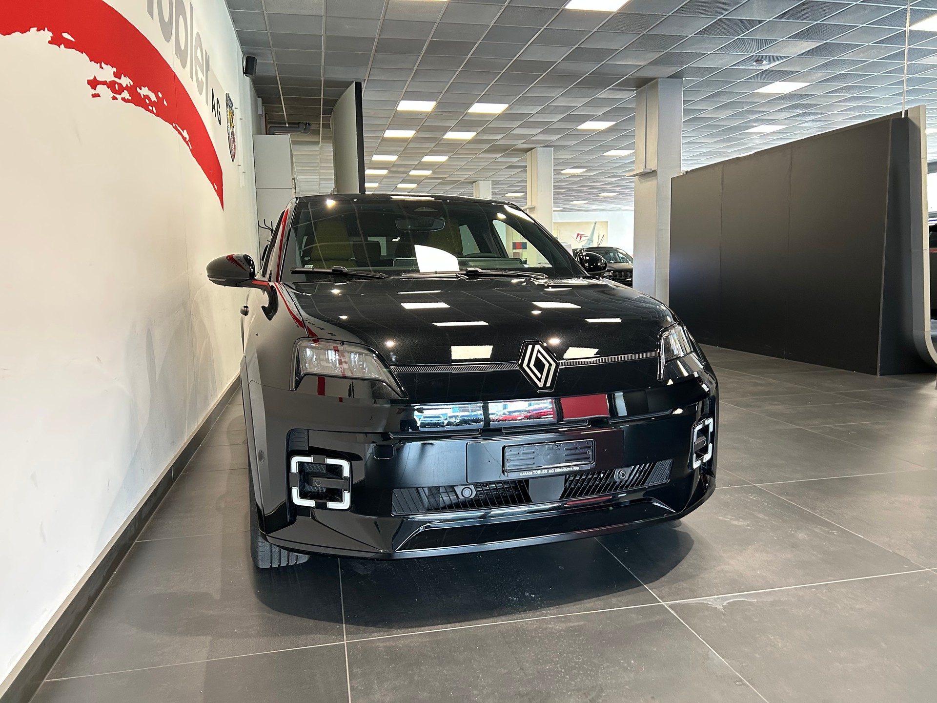 RENAULT R5 E-Tech Comfort Range 52 kWh Iconic Five-image-4