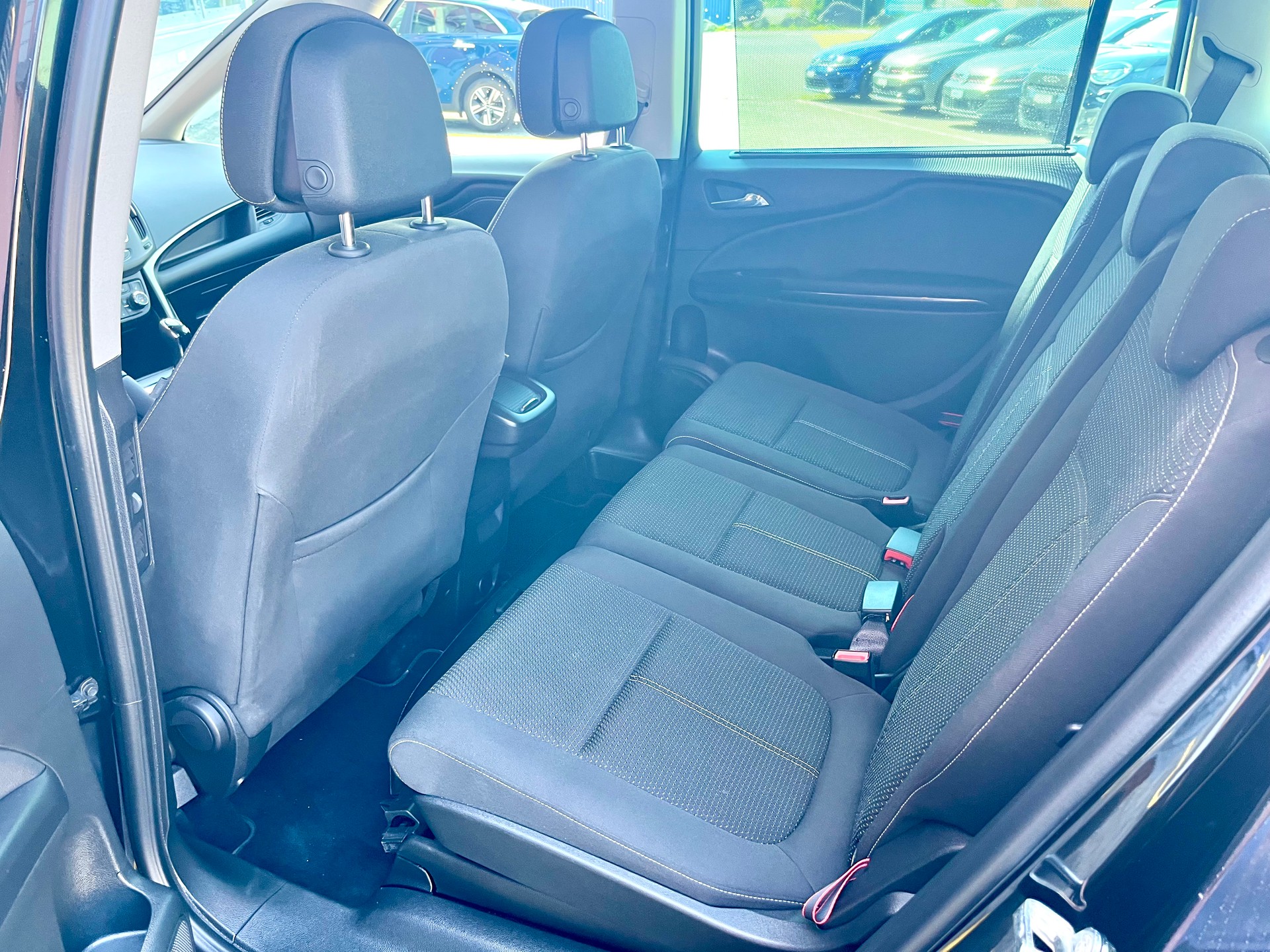 OPEL Zafira 1.6i Turbo Excellence Automatic*7 Plätzer*AHK 1800 Kg**-image-22