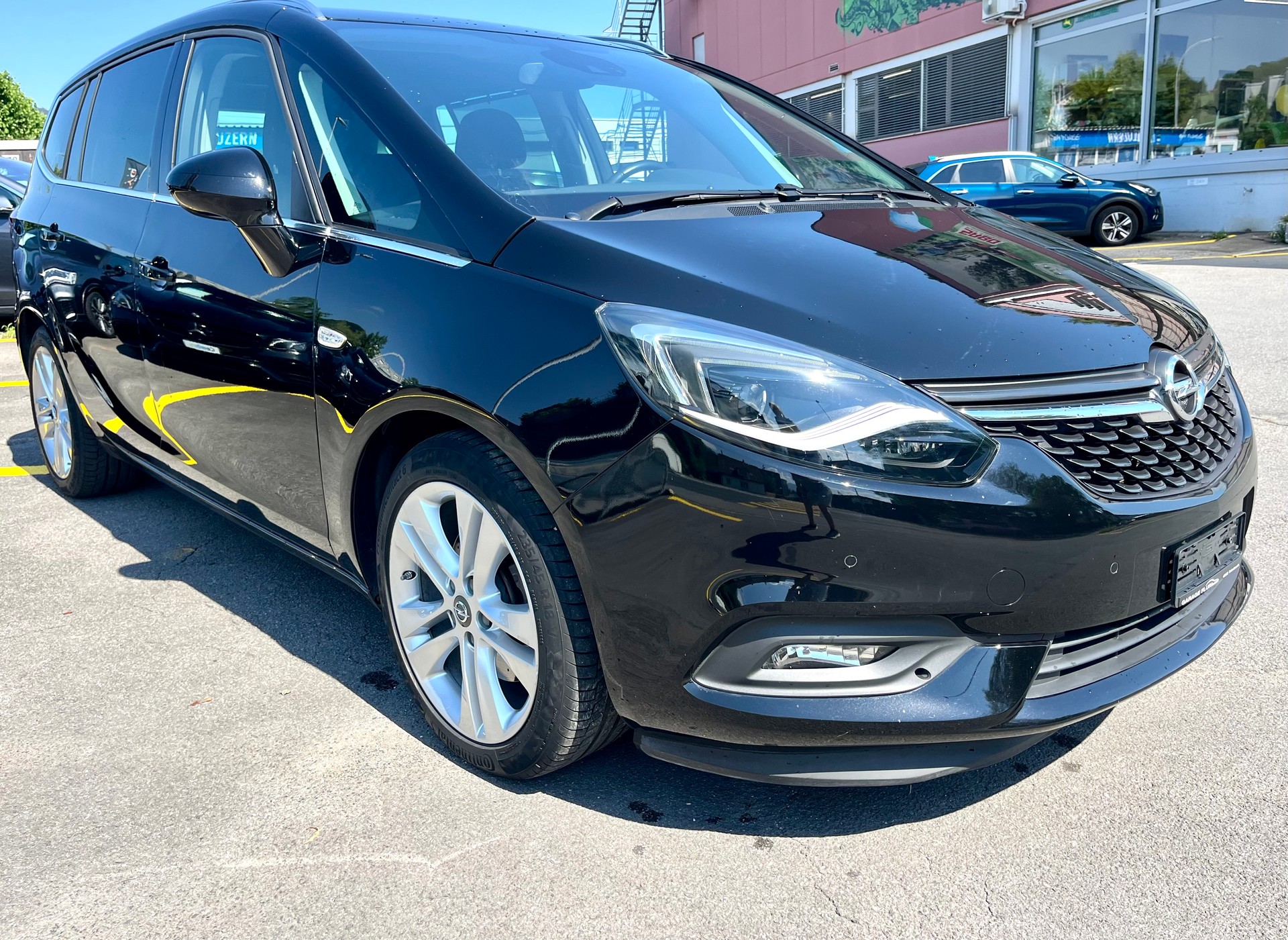 OPEL Zafira 1.6i Turbo Excellence Automatic*7 Plätzer*AHK 1800 Kg**-image-0