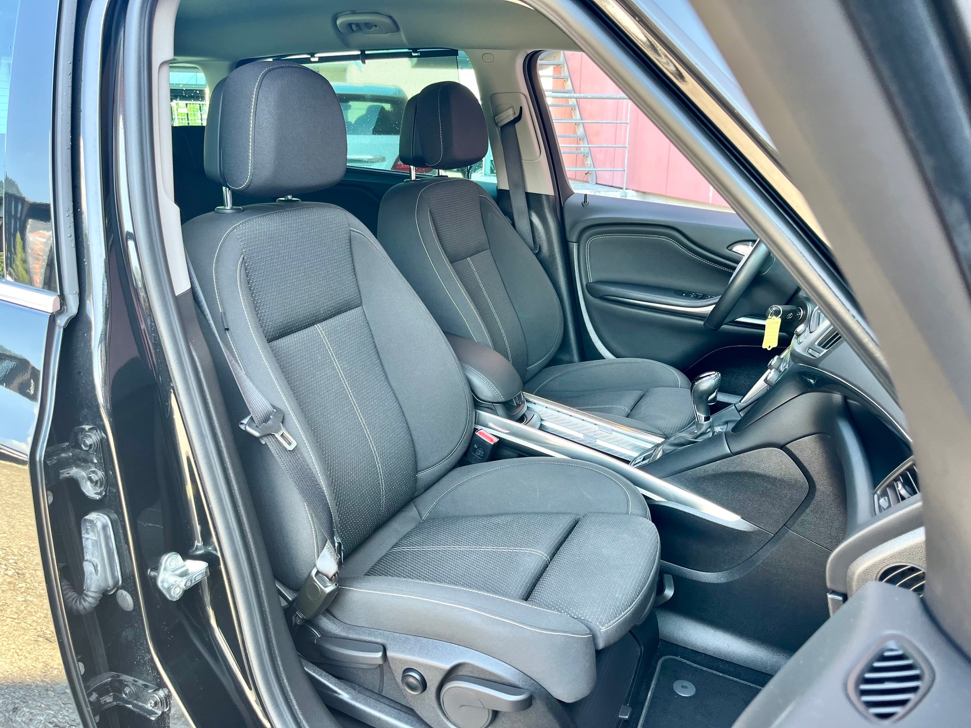 OPEL Zafira 1.6i Turbo Excellence Automatic*7 Plätzer*AHK 1800 Kg**-image-25