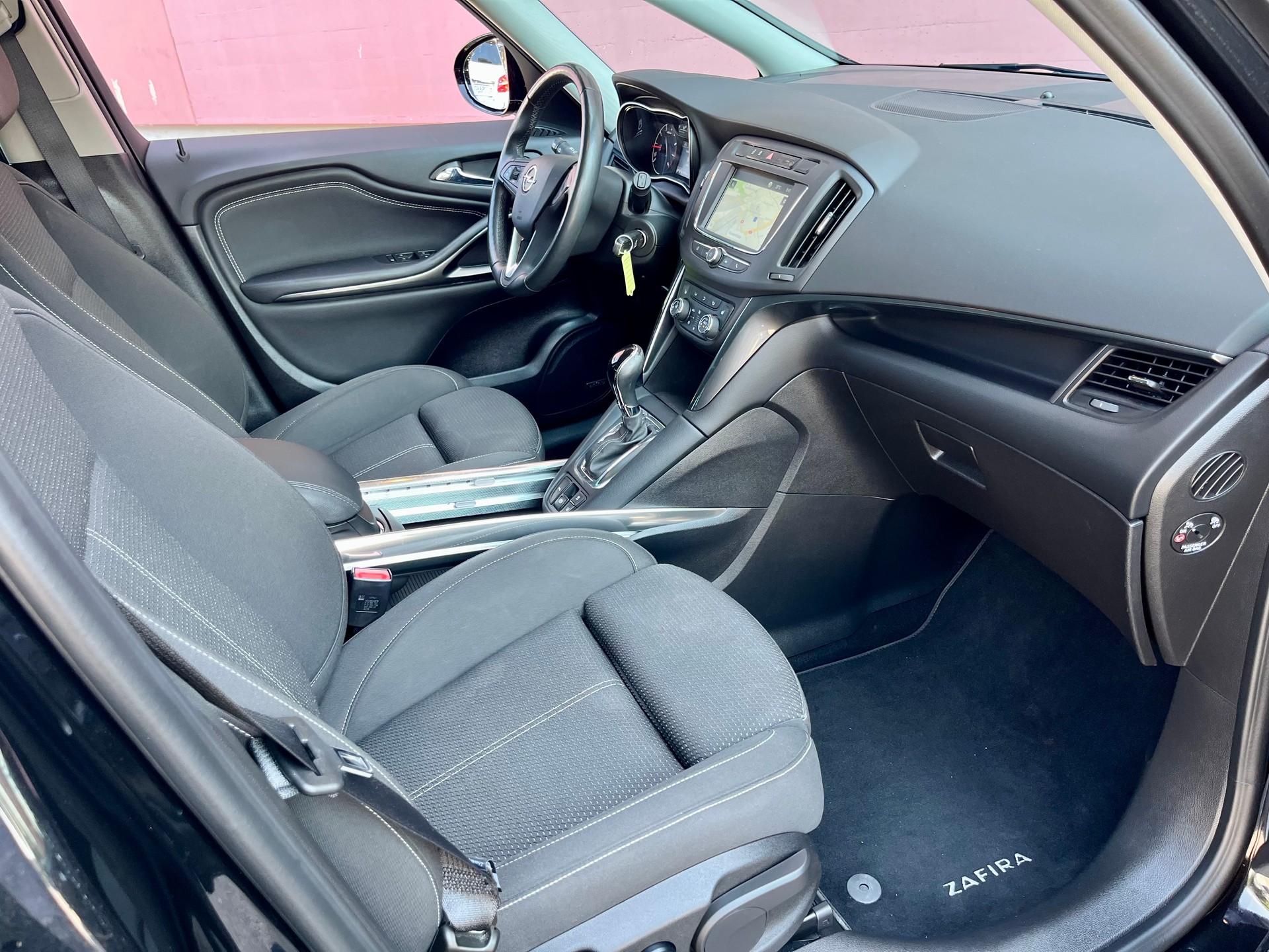 OPEL Zafira 1.6i Turbo Excellence Automatic*7 Plätzer*AHK 1800 Kg**-image-24