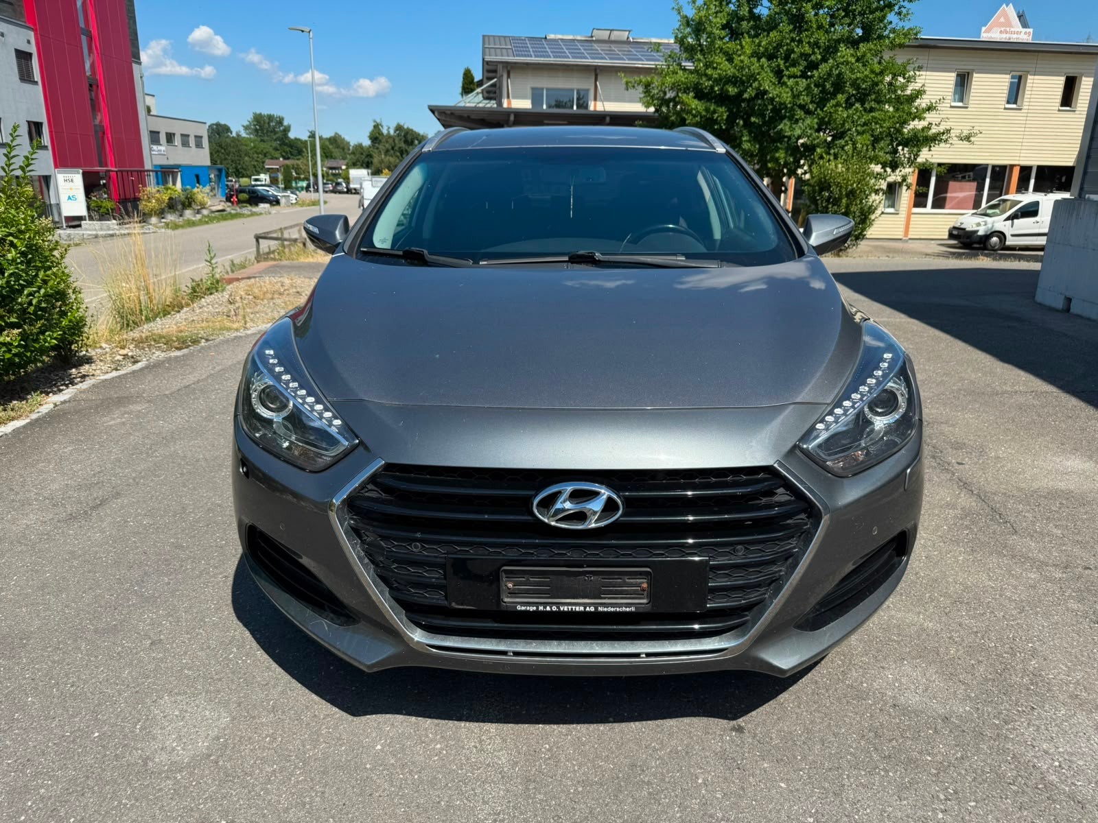 HYUNDAI i40 Wagon 1.7 CRDI Amplia Automatic-image-1