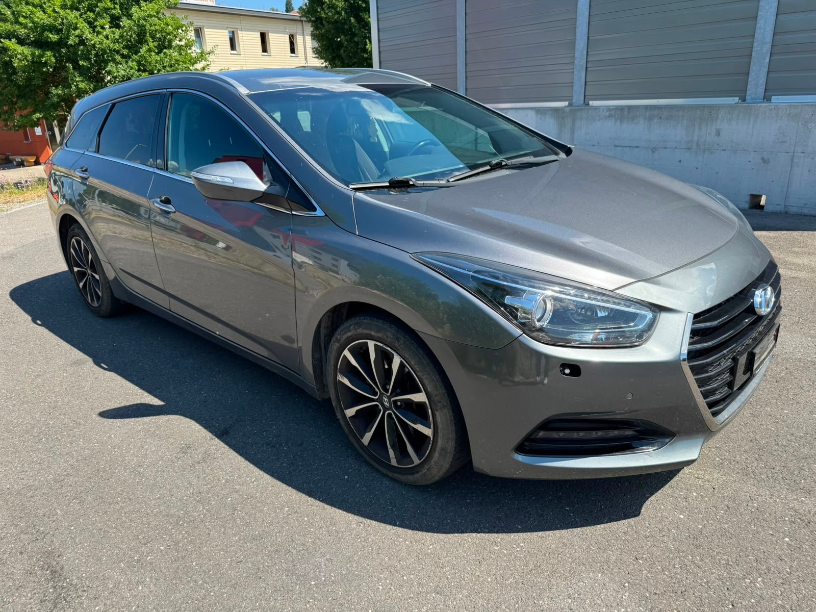 HYUNDAI i40 Wagon 1.7 CRDI Amplia Automatic-image-2